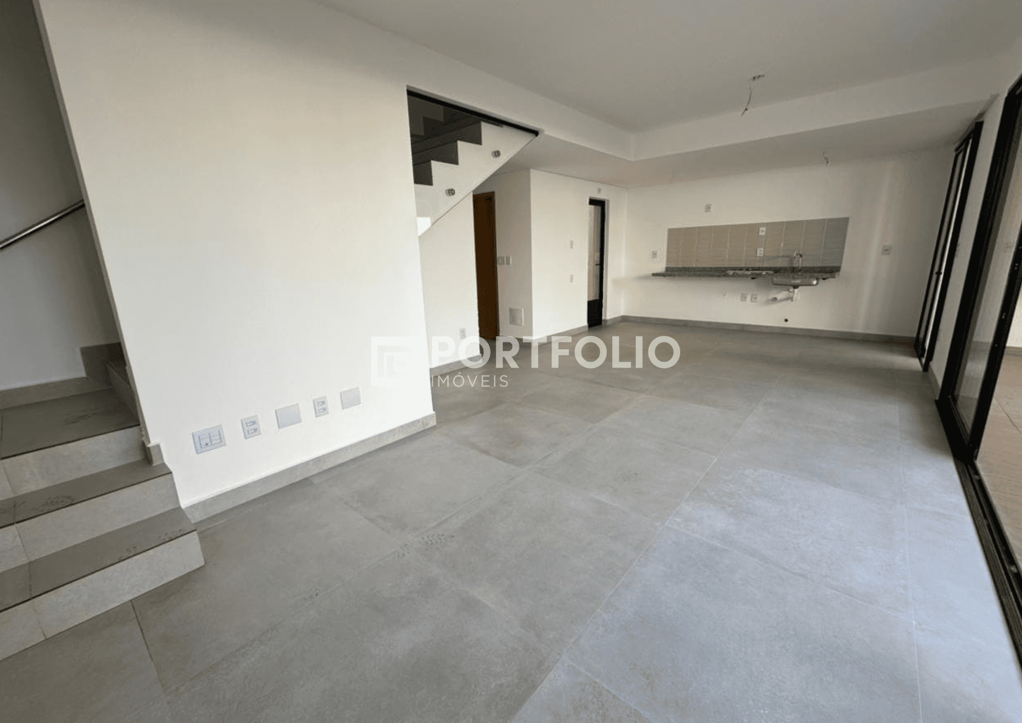 Sobrado com 4 dormitórios à venda, 181 m² por R$ 1.223.000,00 - Conjunto Residencial Storil - Aparecida de Goiânia/GO