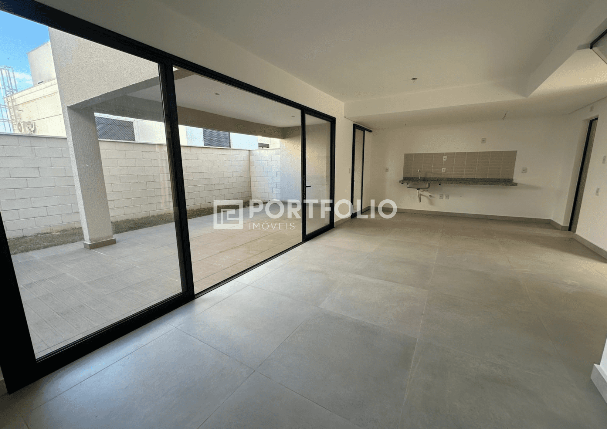 casa a venda tem 181 m² com 4 quartos, no Jardins Marselha - Aparecida de Goiânia - GO