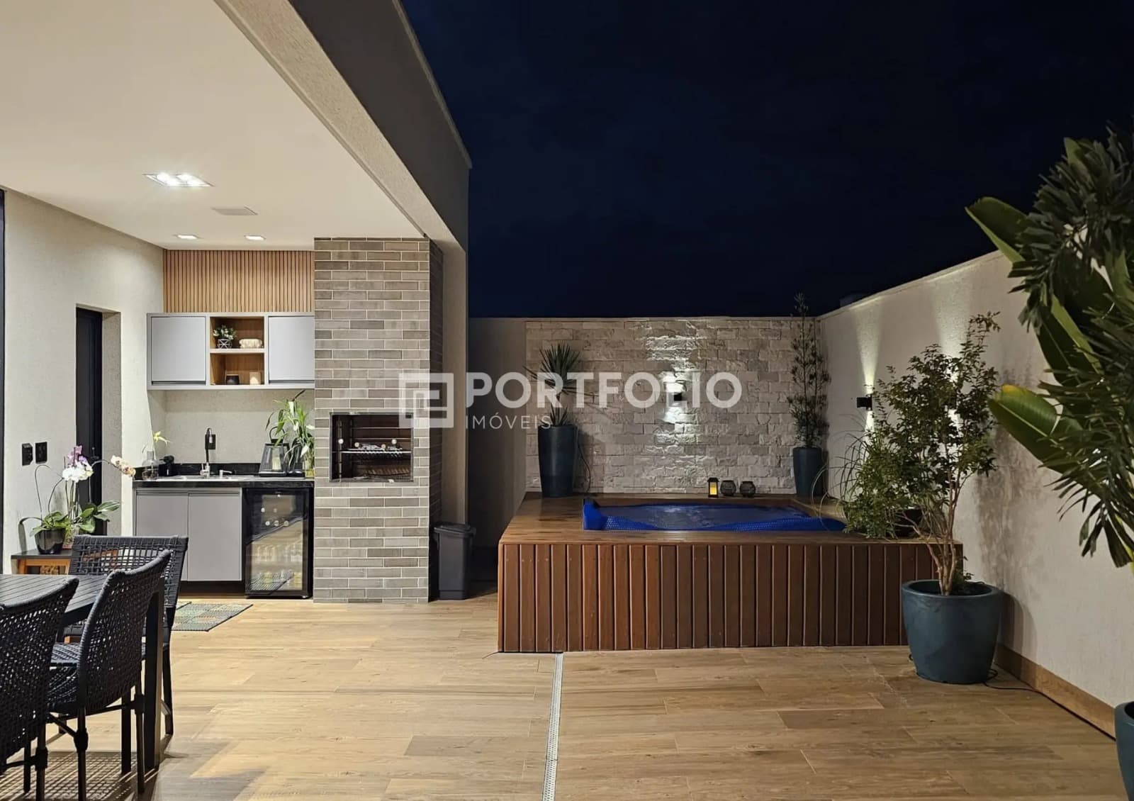 Casa à venda com 3 quartos/ 3 suítes no Jardins Nápoles, Senador Canedo, GO
