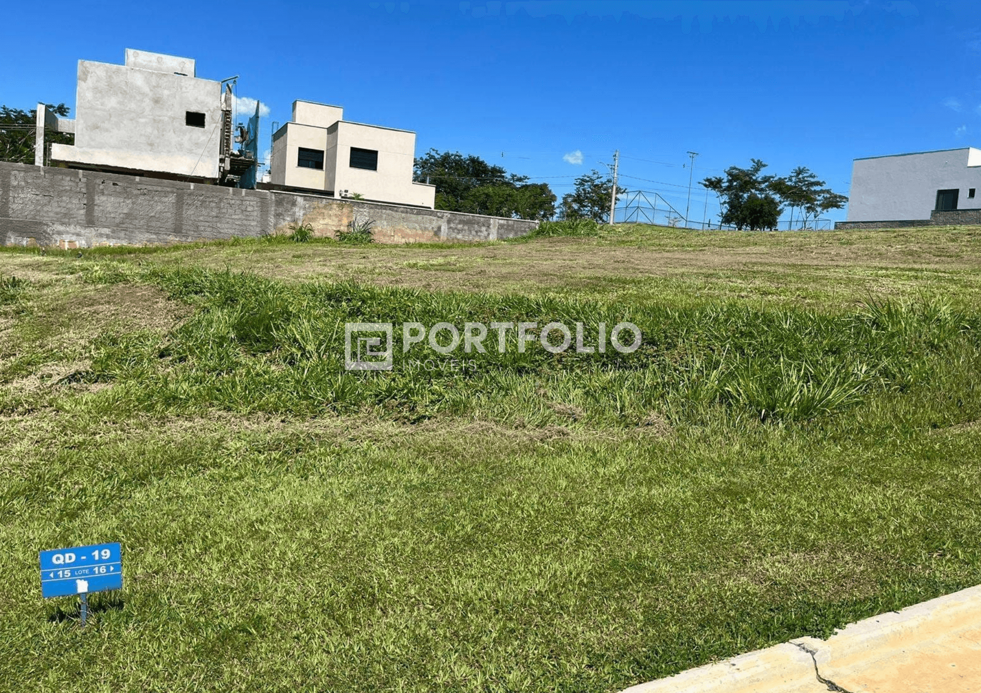 Lote à venda no Jardins Nápoles com 364,66m², Condomínio fechado, Goiânia