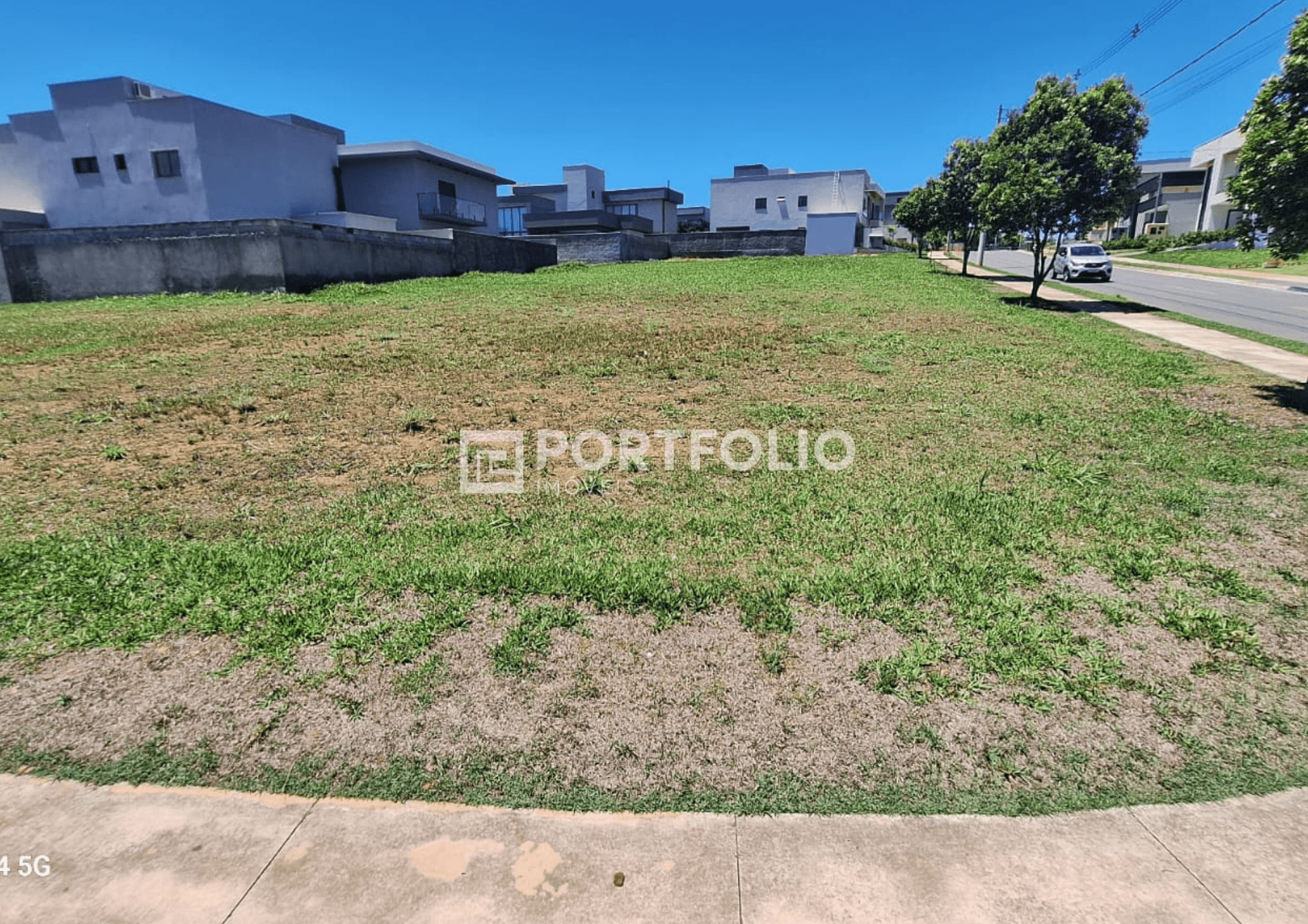 Lote de esquina à venda no Residencial Araguaia, Aparecida de Goiânia, GO
