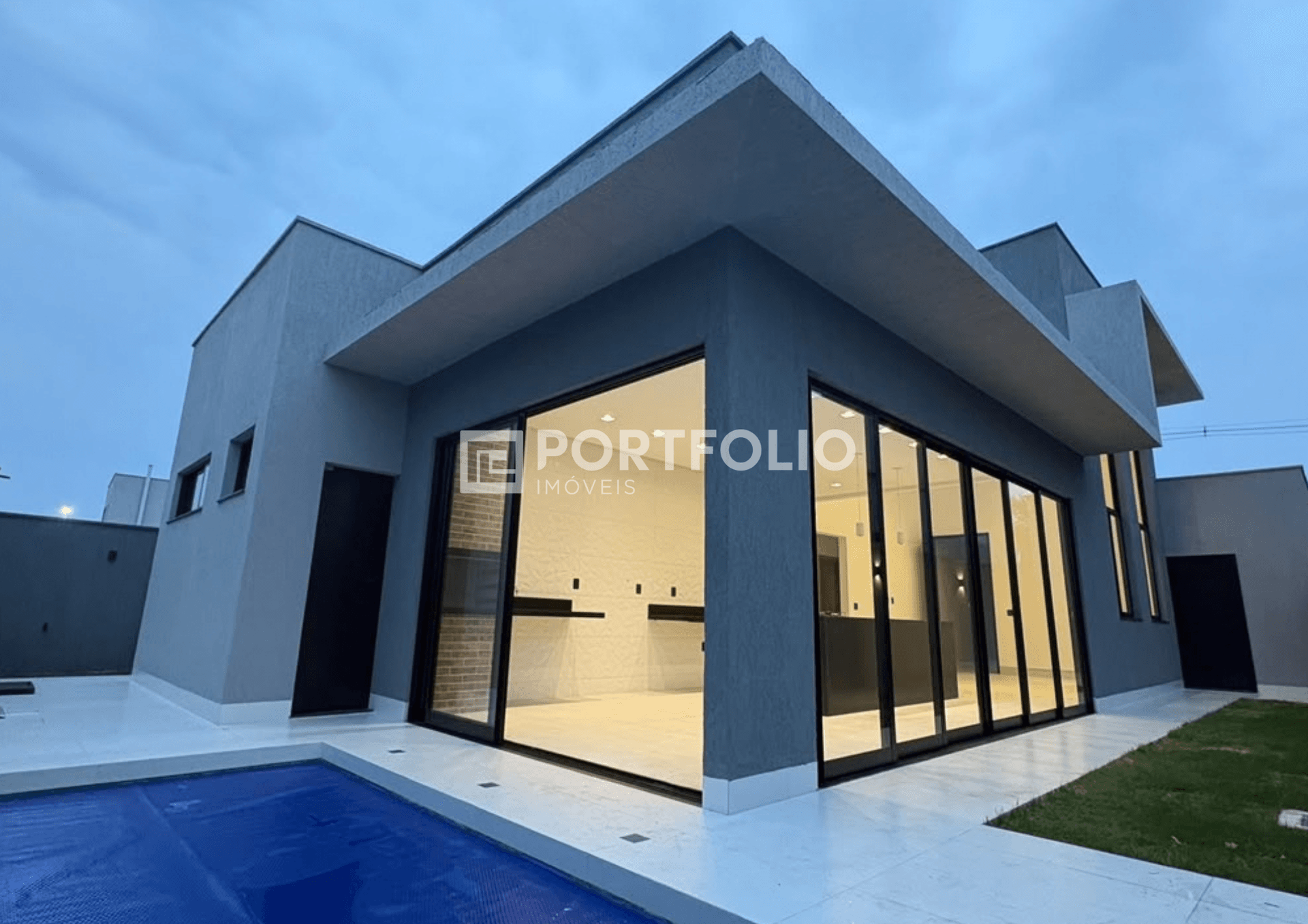 Casa térrea à venda 3 suítes no ParqVille Pinheiros, Aparecida de Goiânia.