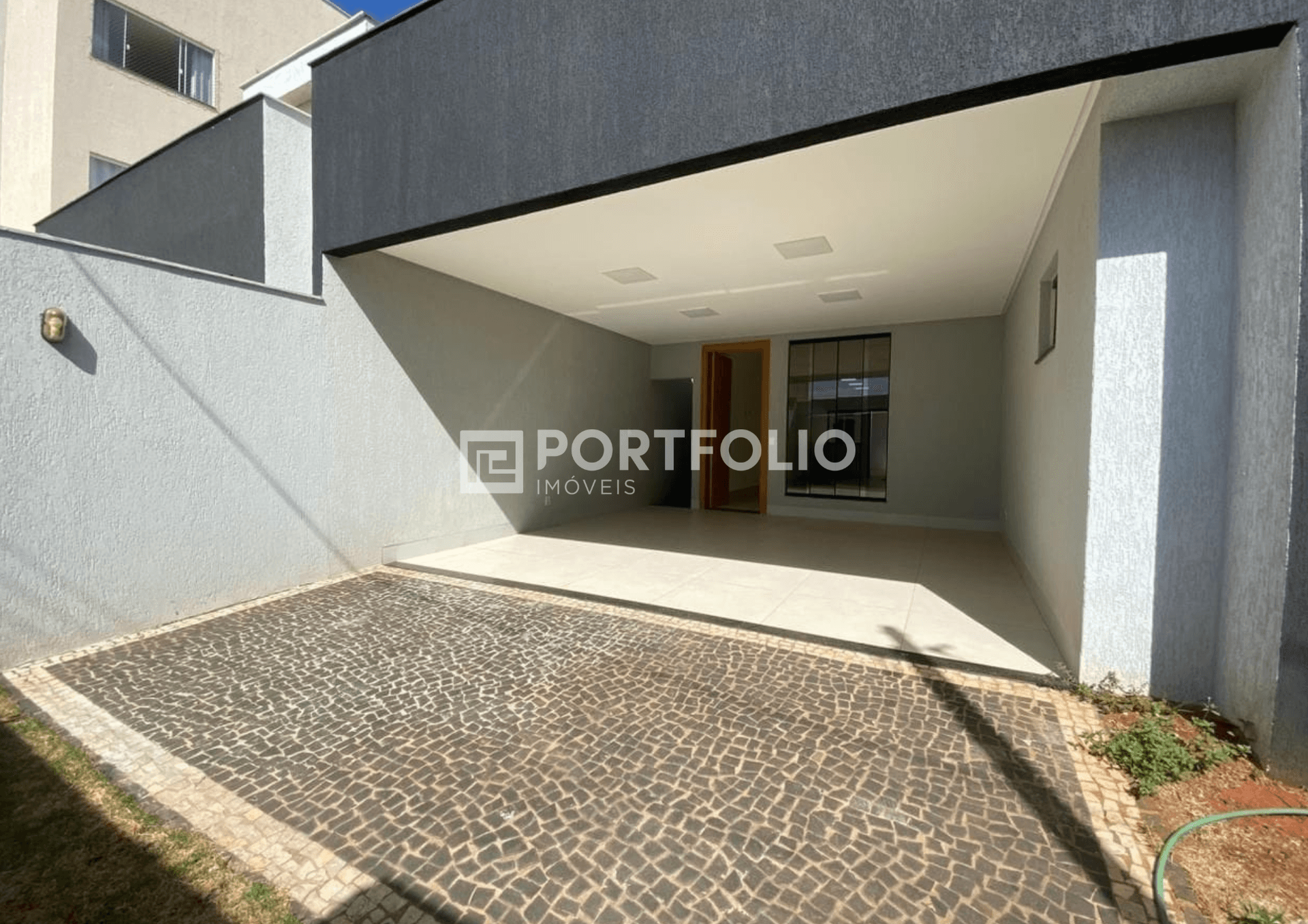 Casa com 3 dormitórios à venda, 143 m² por R$ 690.000,00 - Jardim Atlântico - Goiânia/GO