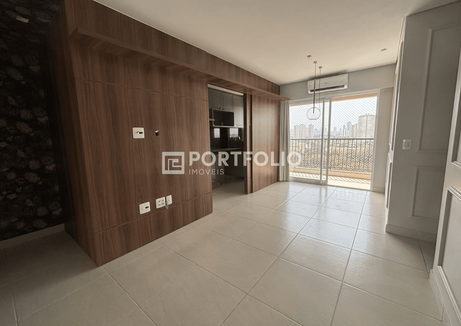 Apartamento à venda com 2 quartos/ 1 suíte no Setor Vila Rosa, Goiânia