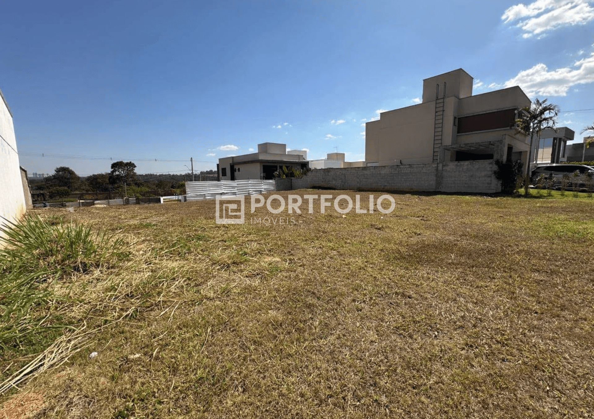Terreno à venda com 250m² no Jardins Capri, Senador Canedo