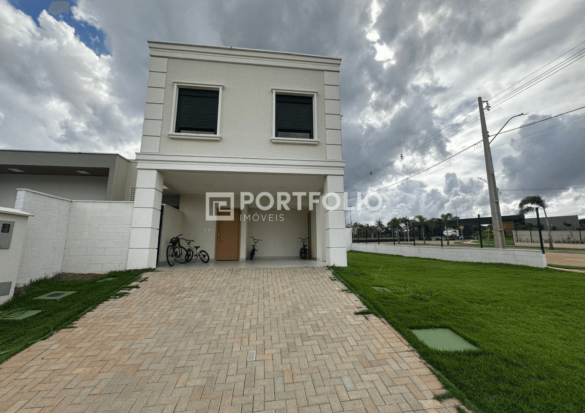 Sobrado à venda 3 quartos no Residencial Jardins Lyon, Aparecida de Goiânia