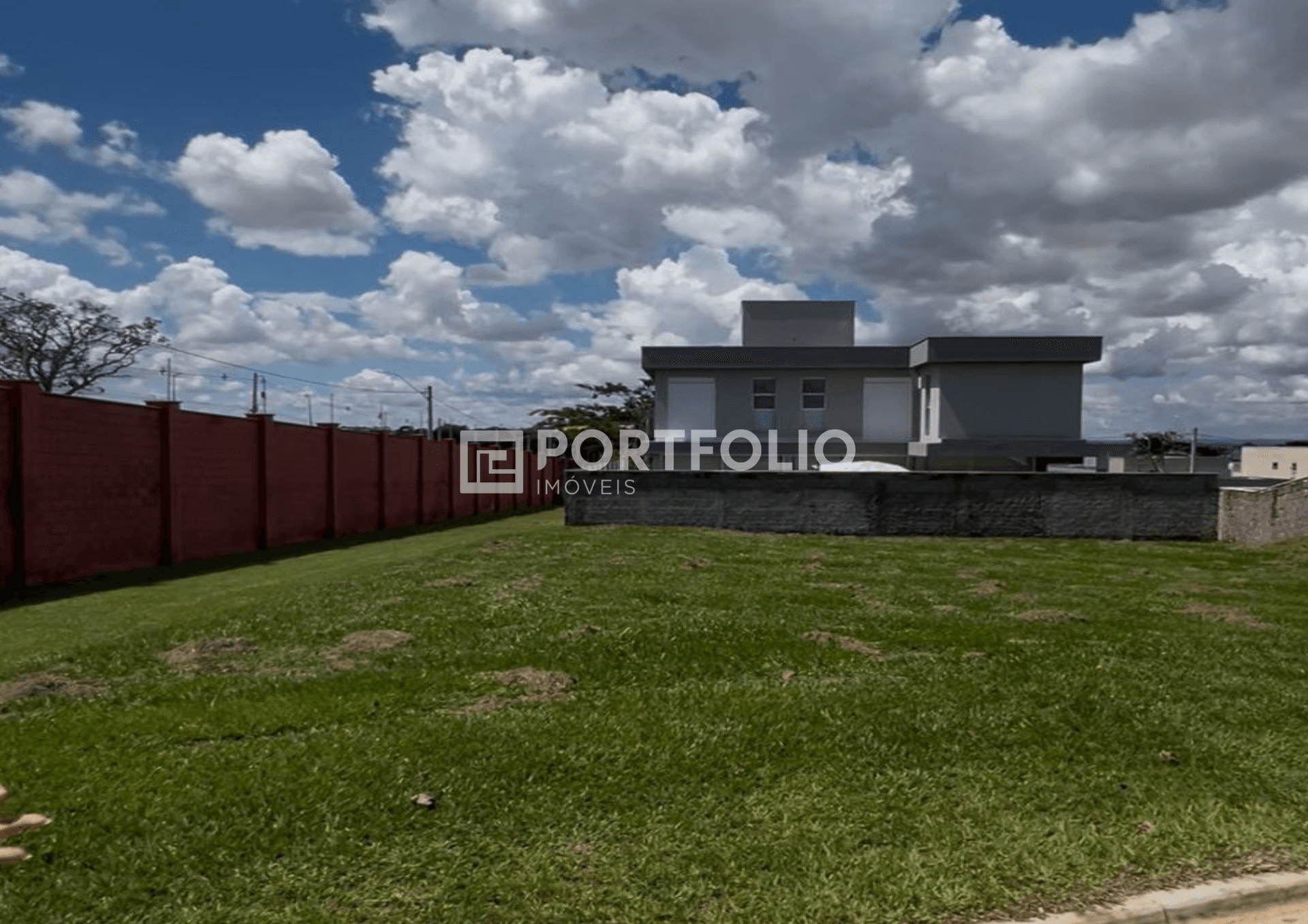 Lote a venda possui 428 m² em Jardins Nápoles - Senador Canedo - GO