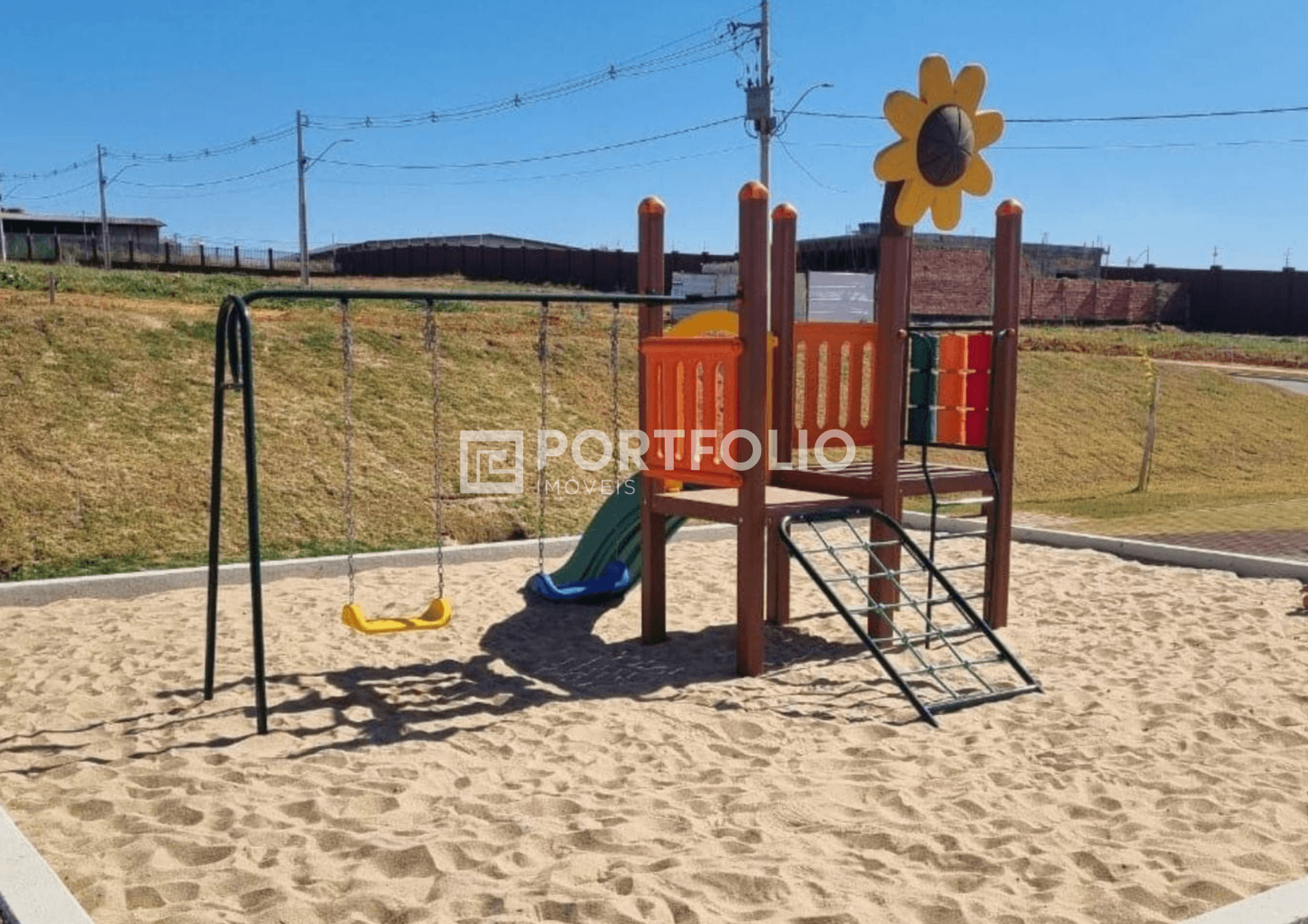 Terreno à venda, 211 m² por R$ 207.000,00 - Jardins Versalhes - Aparecida de Goiânia/GO