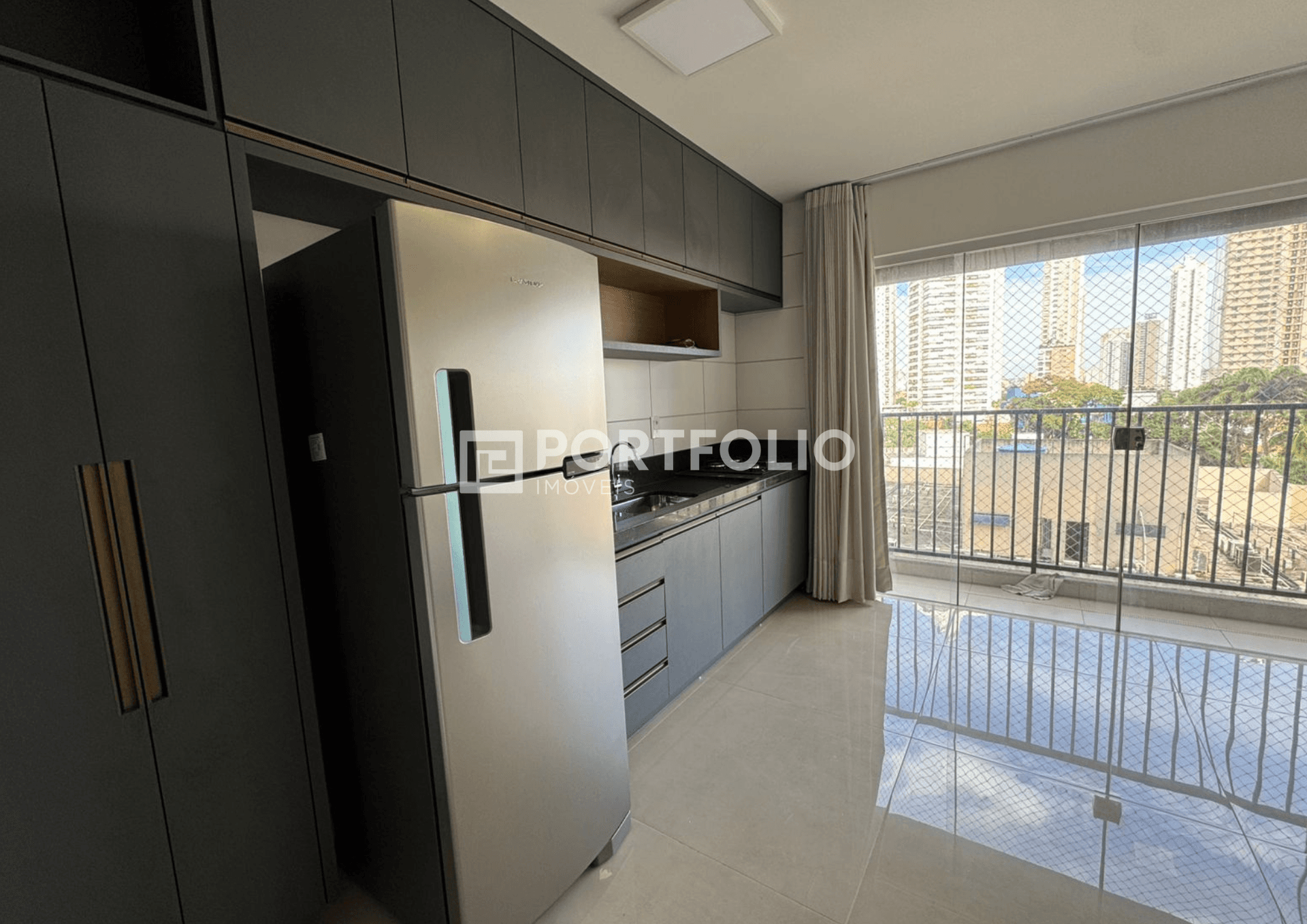 Apartamento para locação 2 quartos/1 suíte no Res. Vaca Brava 53, Setor Bueno, Goiânia.