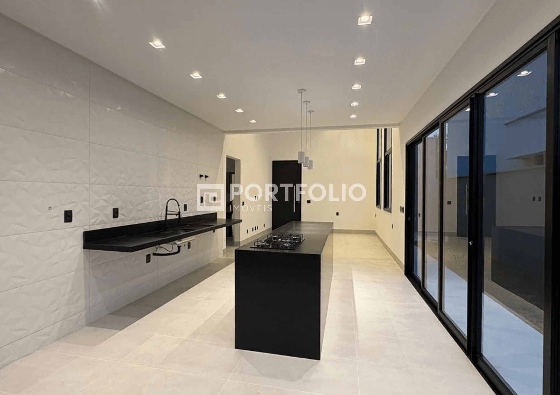 Casa térrea à venda 3 suítes no ParqVille Pinheiros, Aparecida de Goiânia.