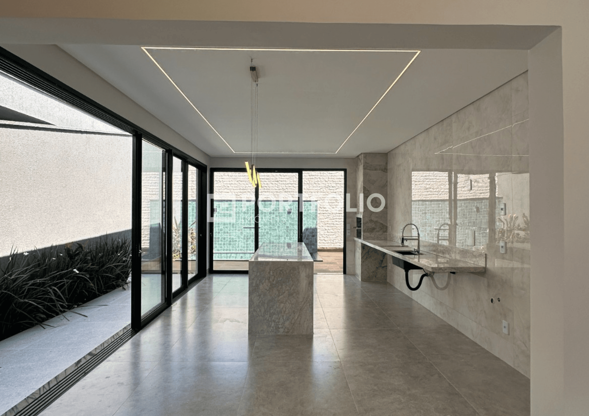 Casa à venda com 3 quartos/ 3 suítes no Jardins Porto, Senador Canedo, GO