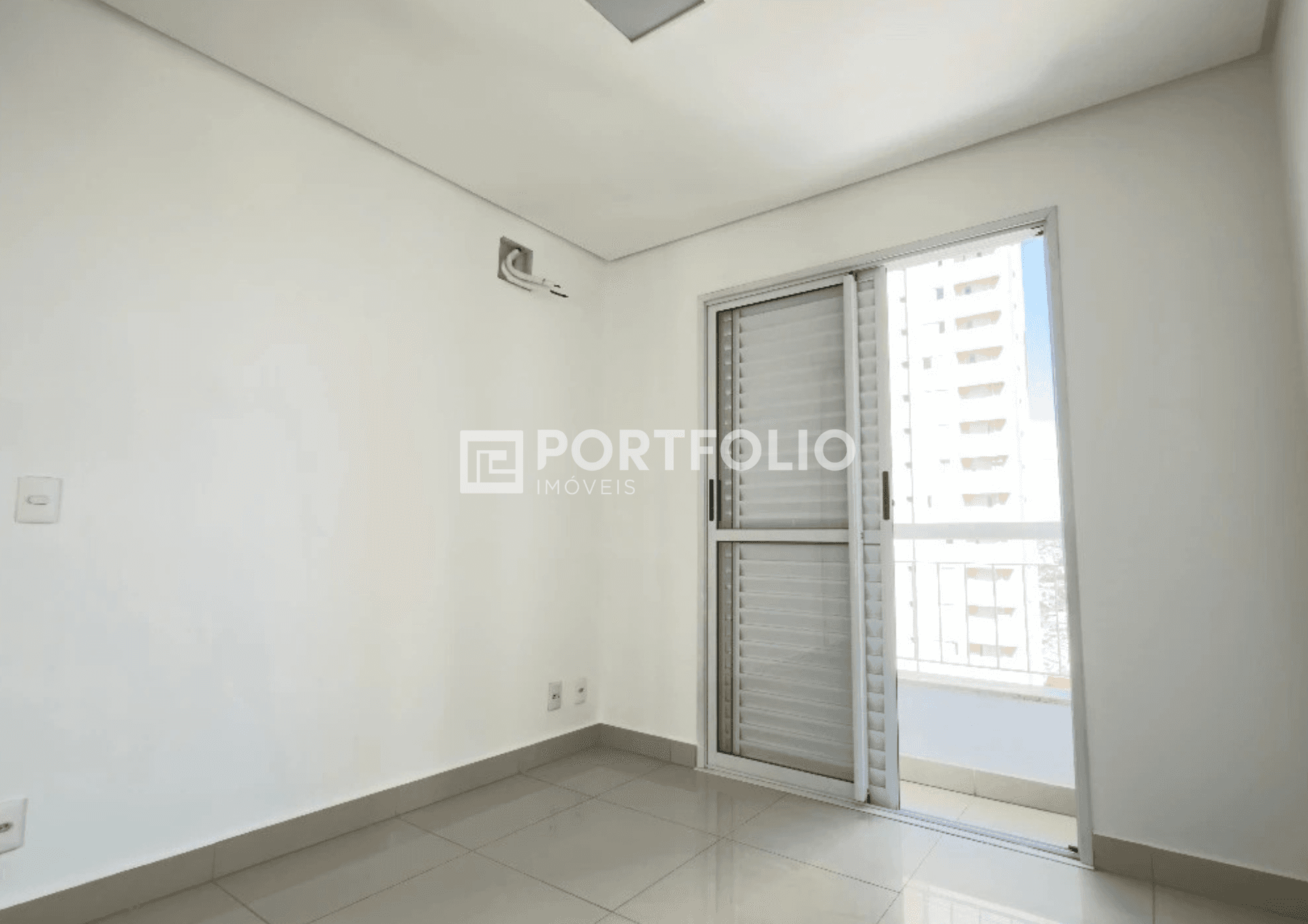 Apartamento à venda no Neo Practice Home, Setor Bueno, Goiânia.