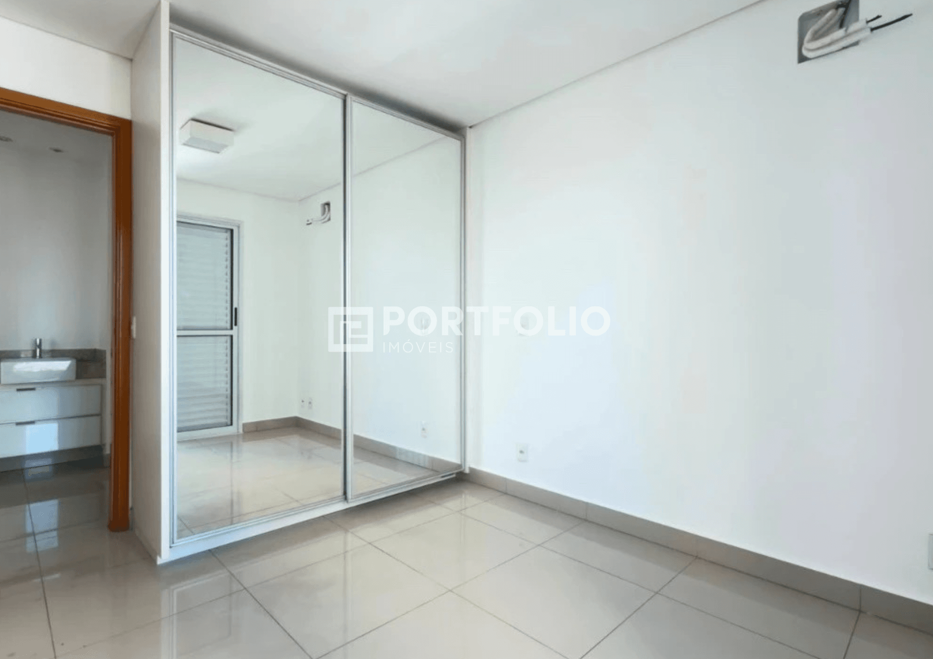 Apartamento à venda no Neo Practice Home, Setor Bueno, Goiânia.