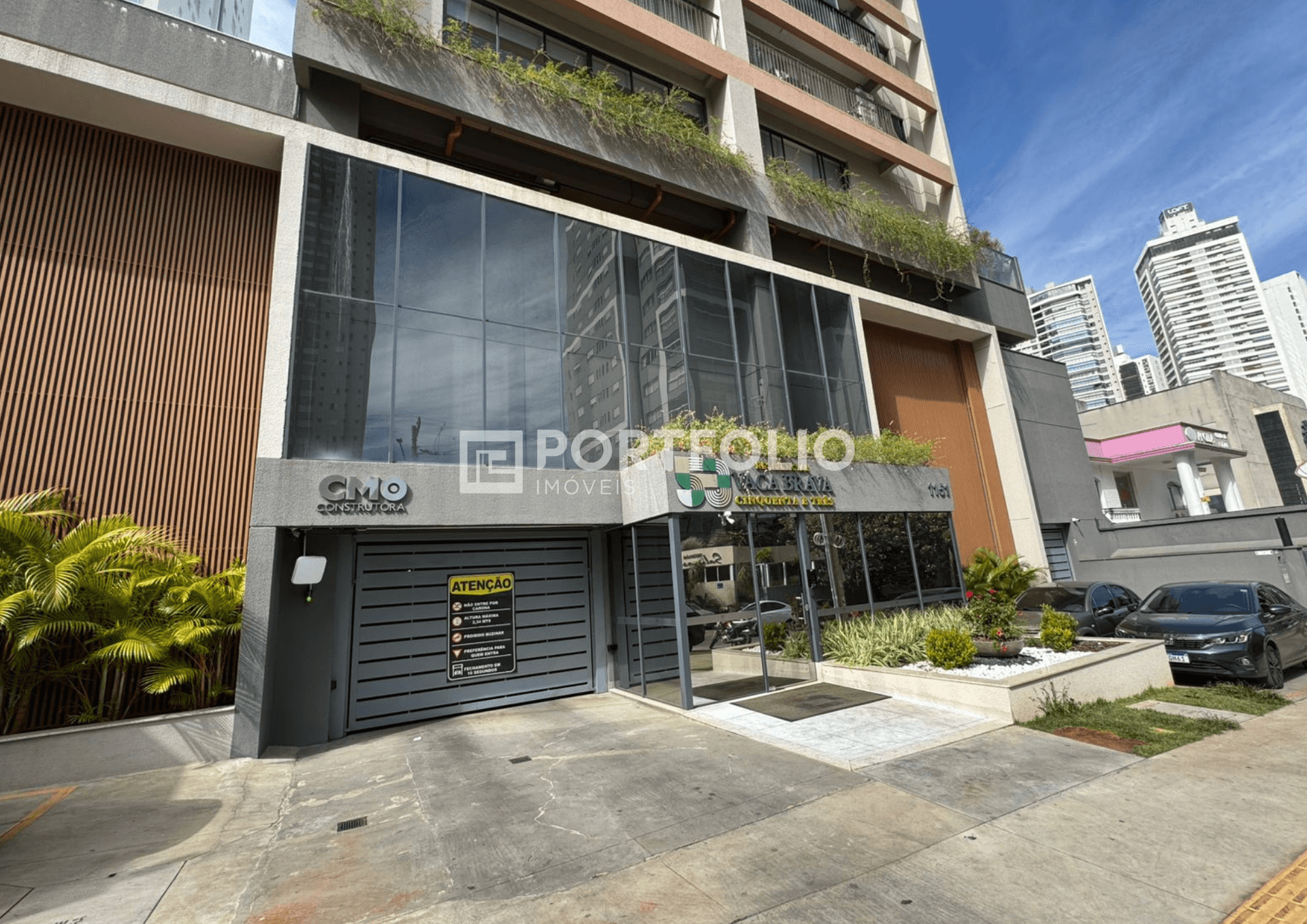 Apartamento para locação 2 quartos/1 suíte no Res. Vaca Brava 53, Setor Bueno, Goiânia.
