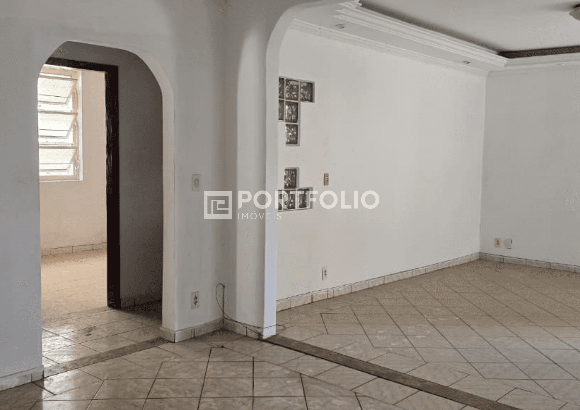 Casa à venda com 4 quartos/ 3 suítes no Setor Aeroporto, Goiânia, GO