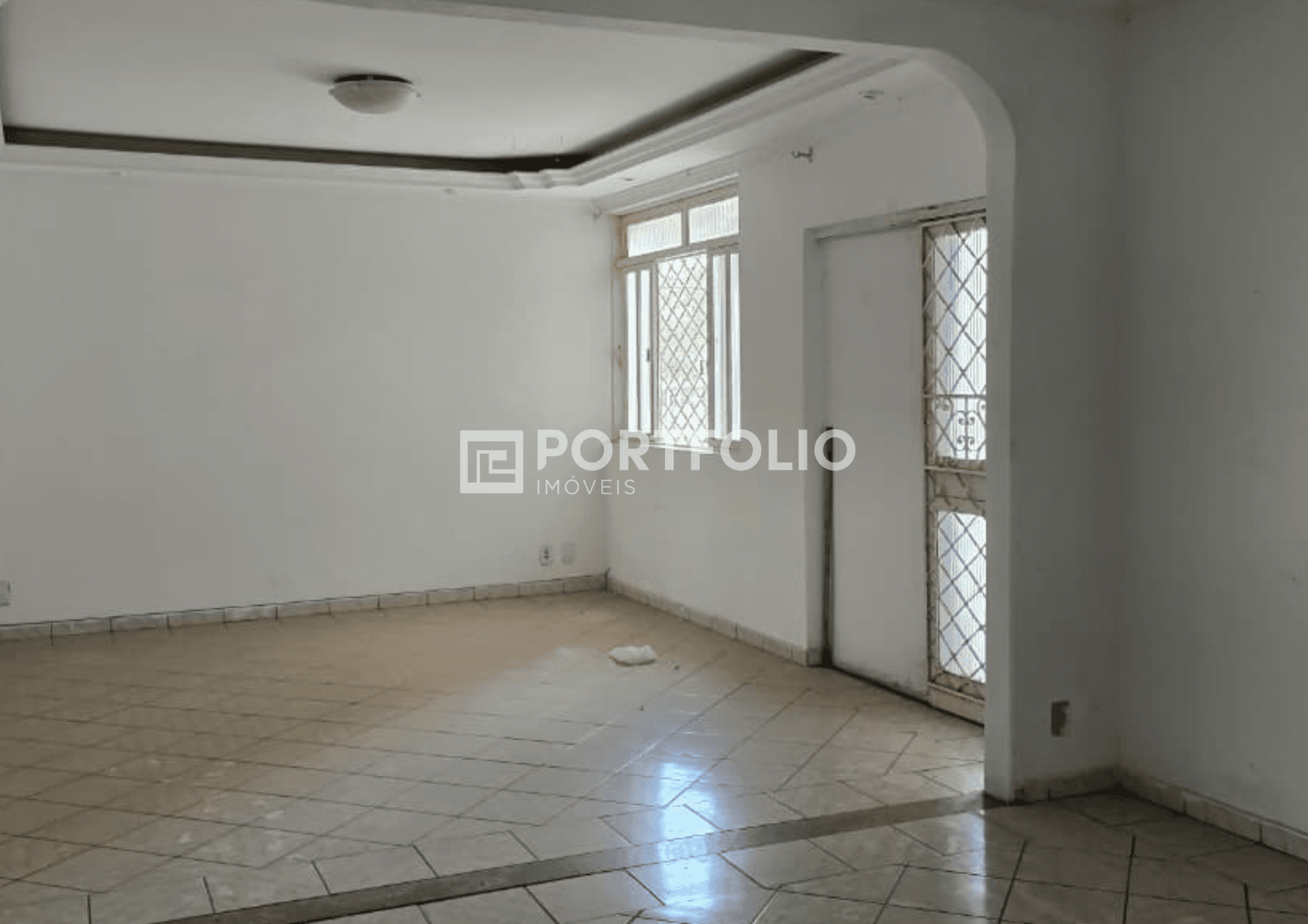Casa à venda com 4 quartos/ 3 suítes no Setor Aeroporto, Goiânia, GO