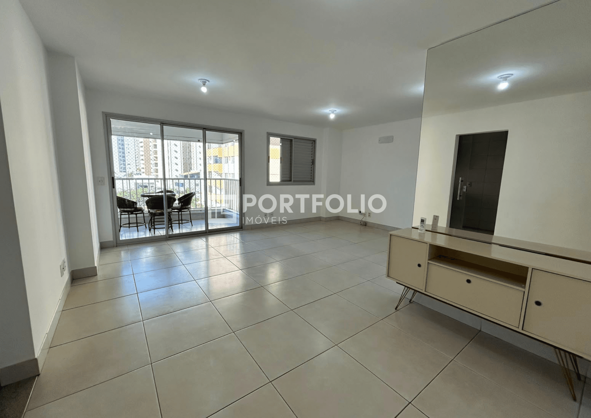 Apartamento para locação FlamPark Residencial Club, Jardim Goiás, Goiânia.