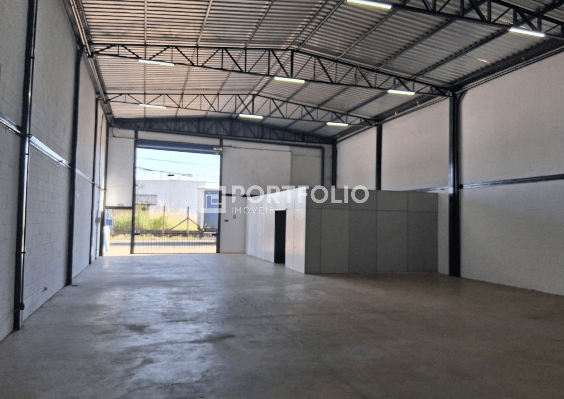 Galpão para locação 300m² Setor Expansul, Aparecida de Goiânia.