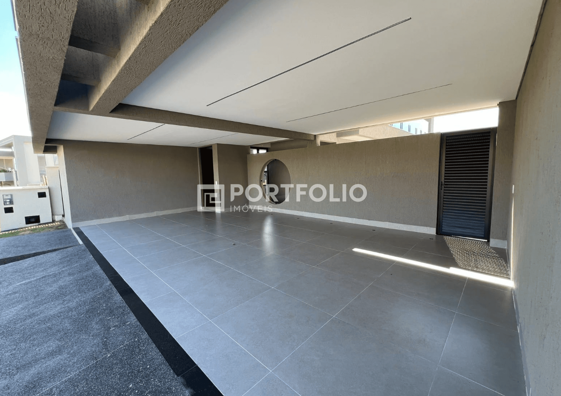 Sobrado à venda com 4 quartos/ 4 suítes no Jardins Capri, Senador Canedo, GO