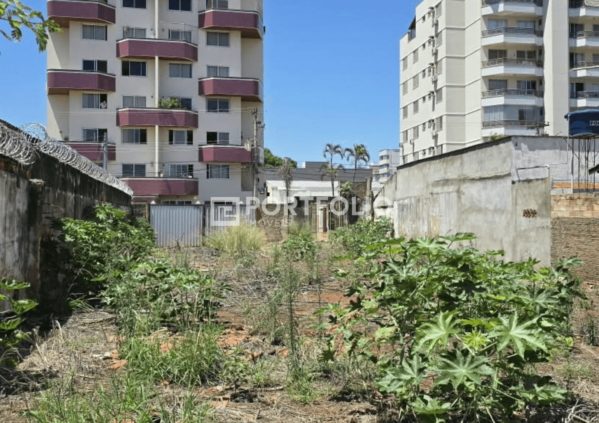 Lote murado à venda com 494m² no Jardim América, Goiânia, GO