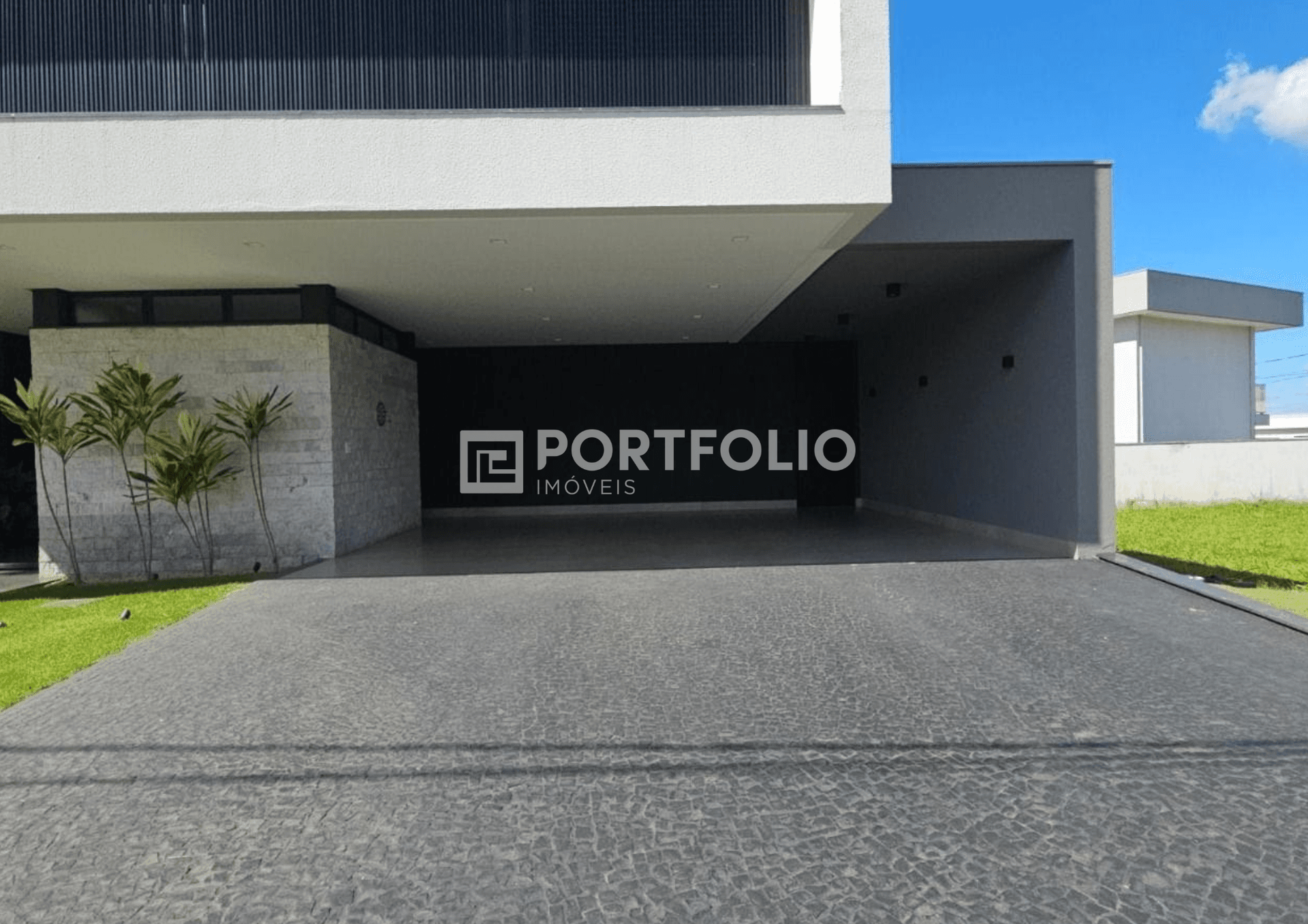 Sobrado à venda com 3 quartos/ 3 suítes no Setor Bouganville, Anápolis, GO