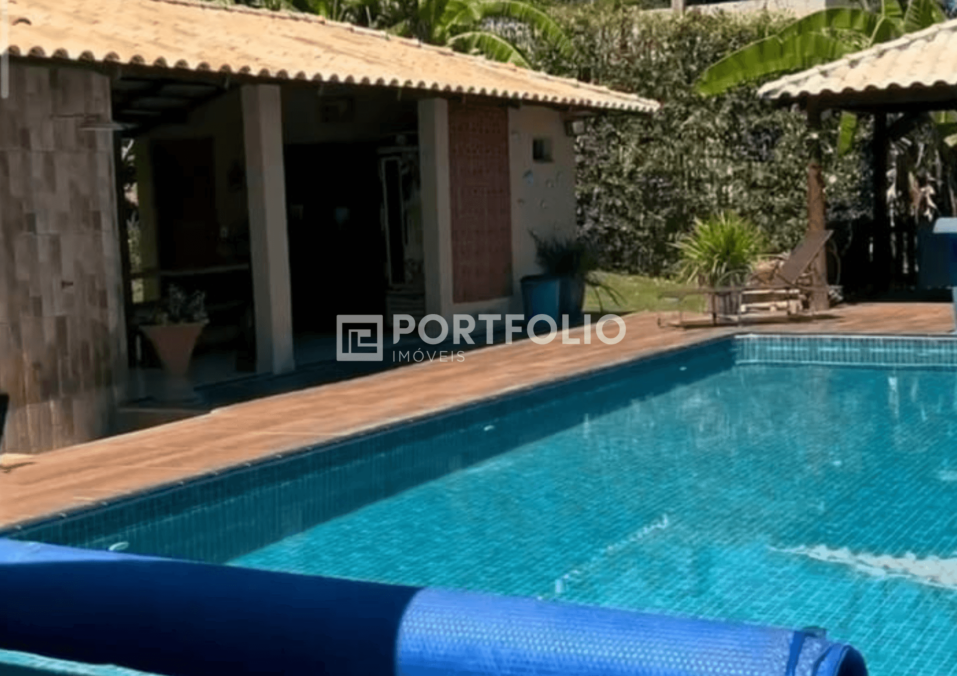 Sobrado à venda com 4 quartos/ 3 suítes no Condomínio Country Ville, Hidrolândia, GO