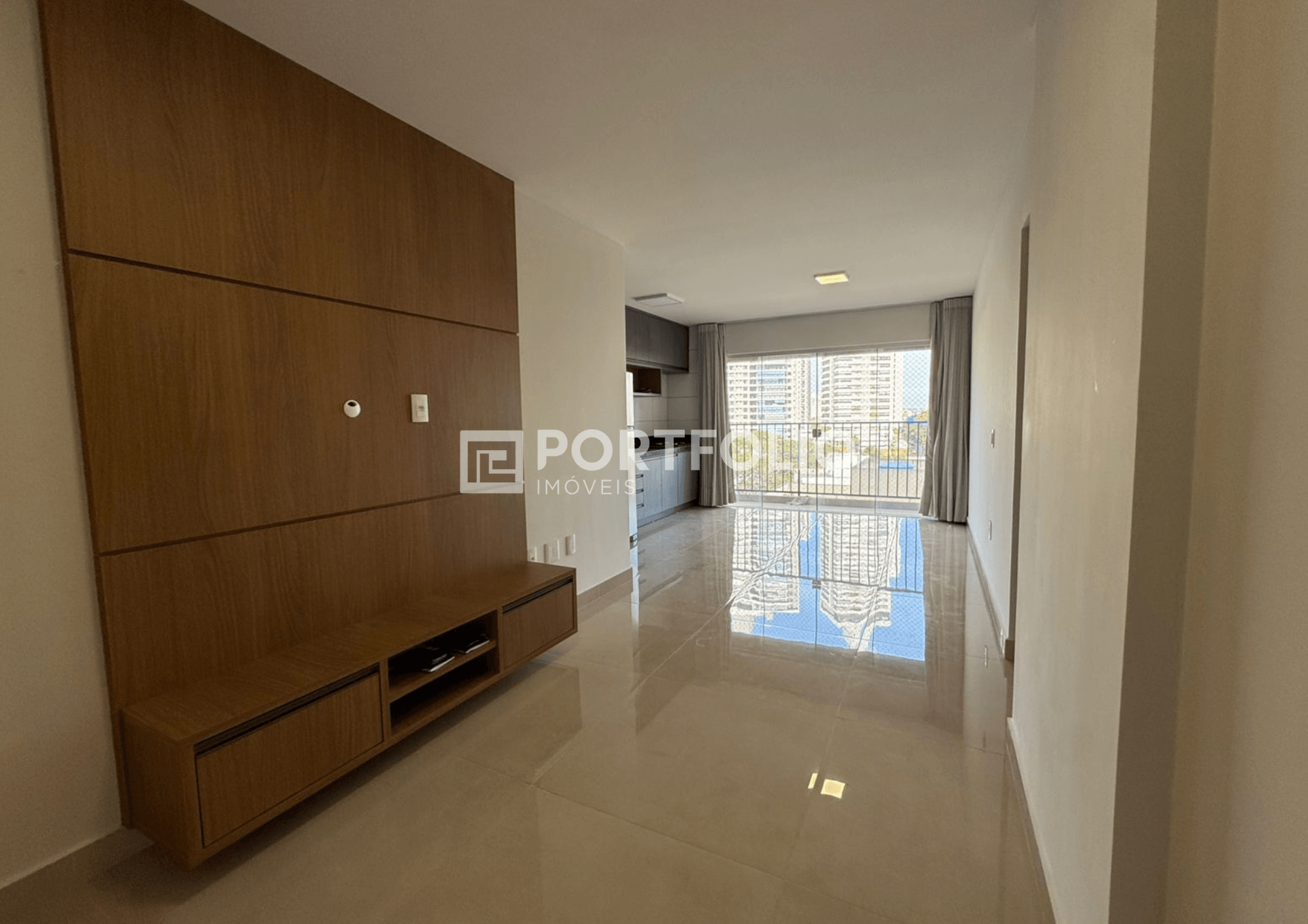 Apartamento para locação 2 quartos/1 suíte no Res. Vaca Brava 53, Setor Bueno, Goiânia.