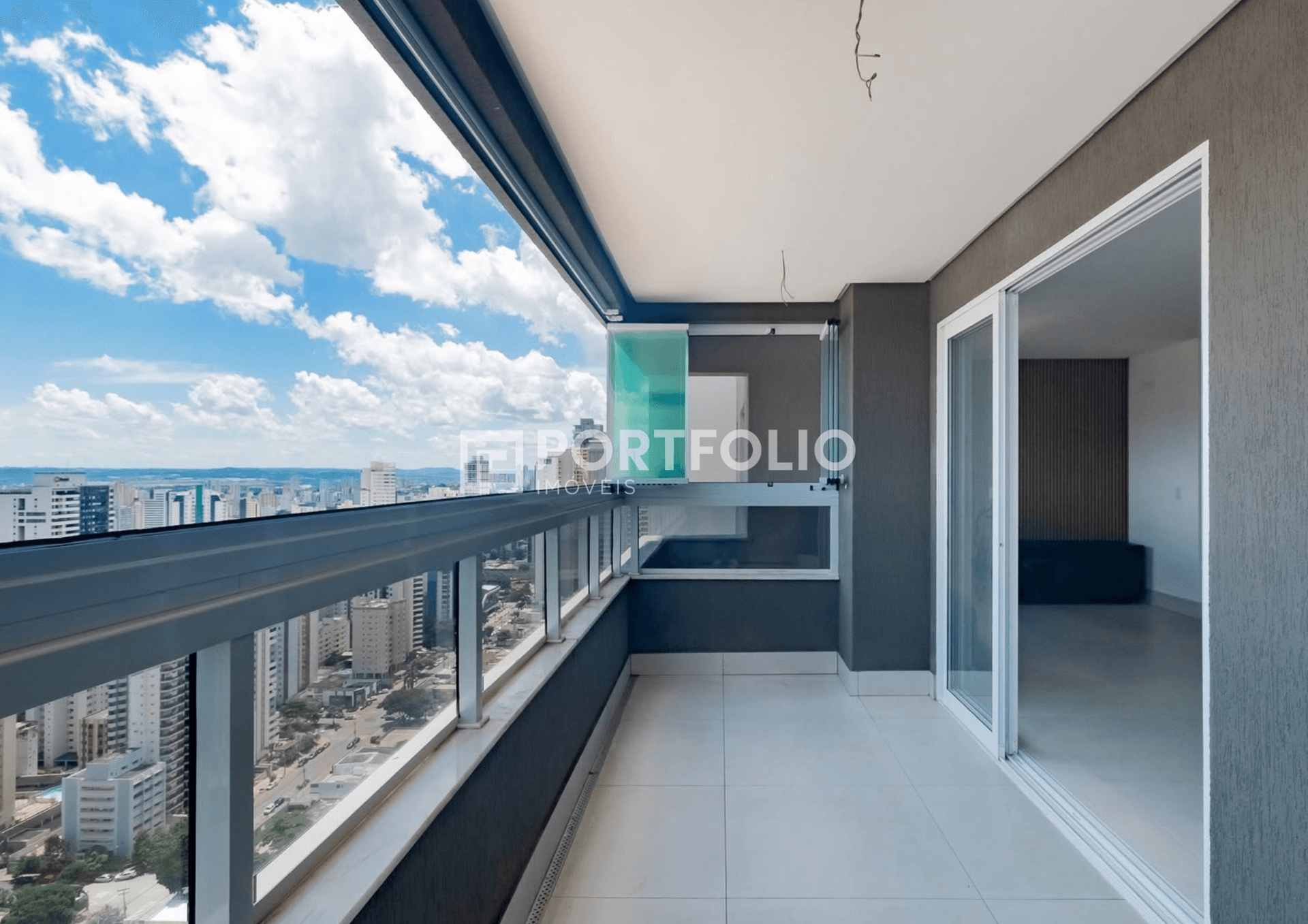 Apartamento à venda com 3 suítes completo em armários no Setor Oeste, Goiânia, GO