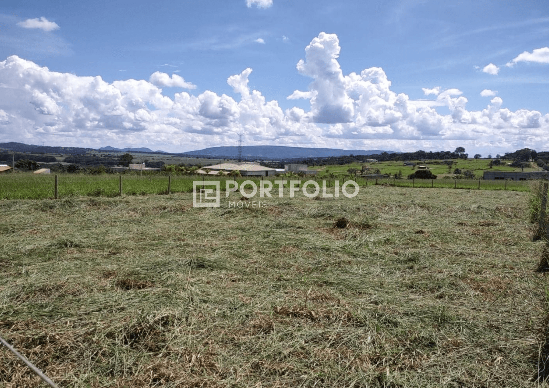 Terreno à venda, 1500 m² por R$ 270.000 - Residencial Nova Canaã - Trindade/Goiás