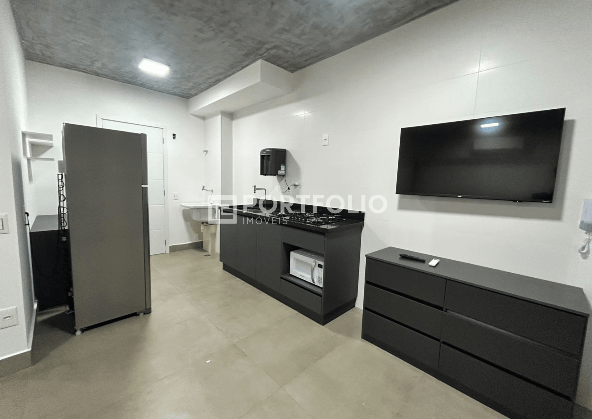 Flat com 1 quarto mobiliado e com ar condicionado no Setor Oeste, Goiânia, GO
