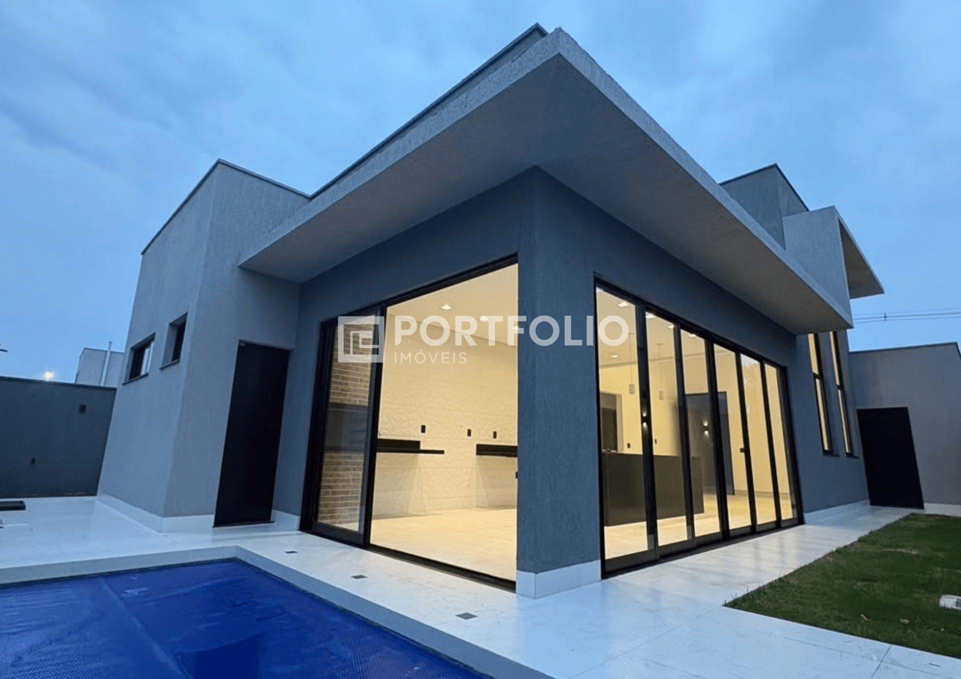 Casa térrea à venda 3 suítes no ParqVille Pinheiros, Aparecida de Goiânia.