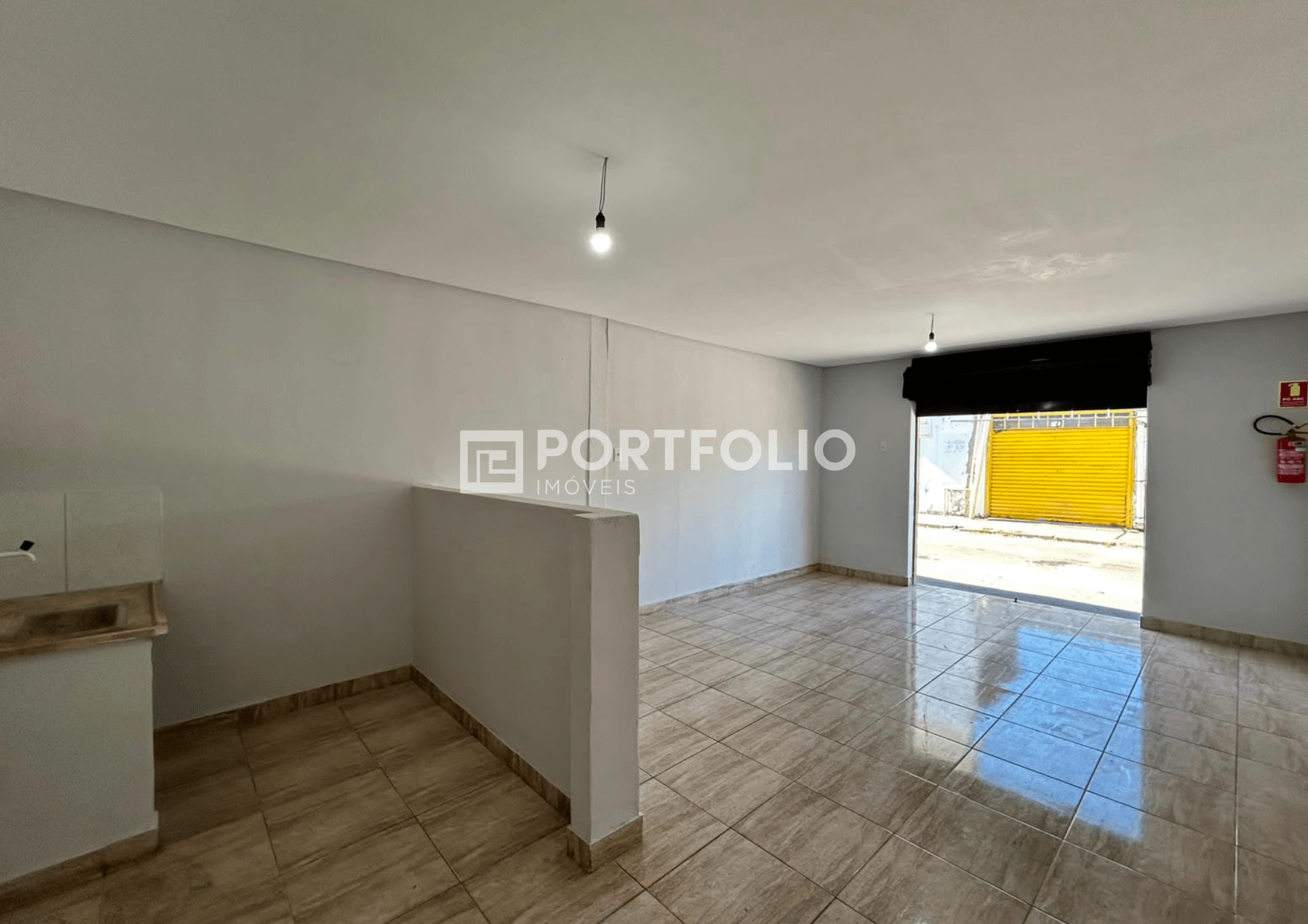 Sala comercial com 28m²