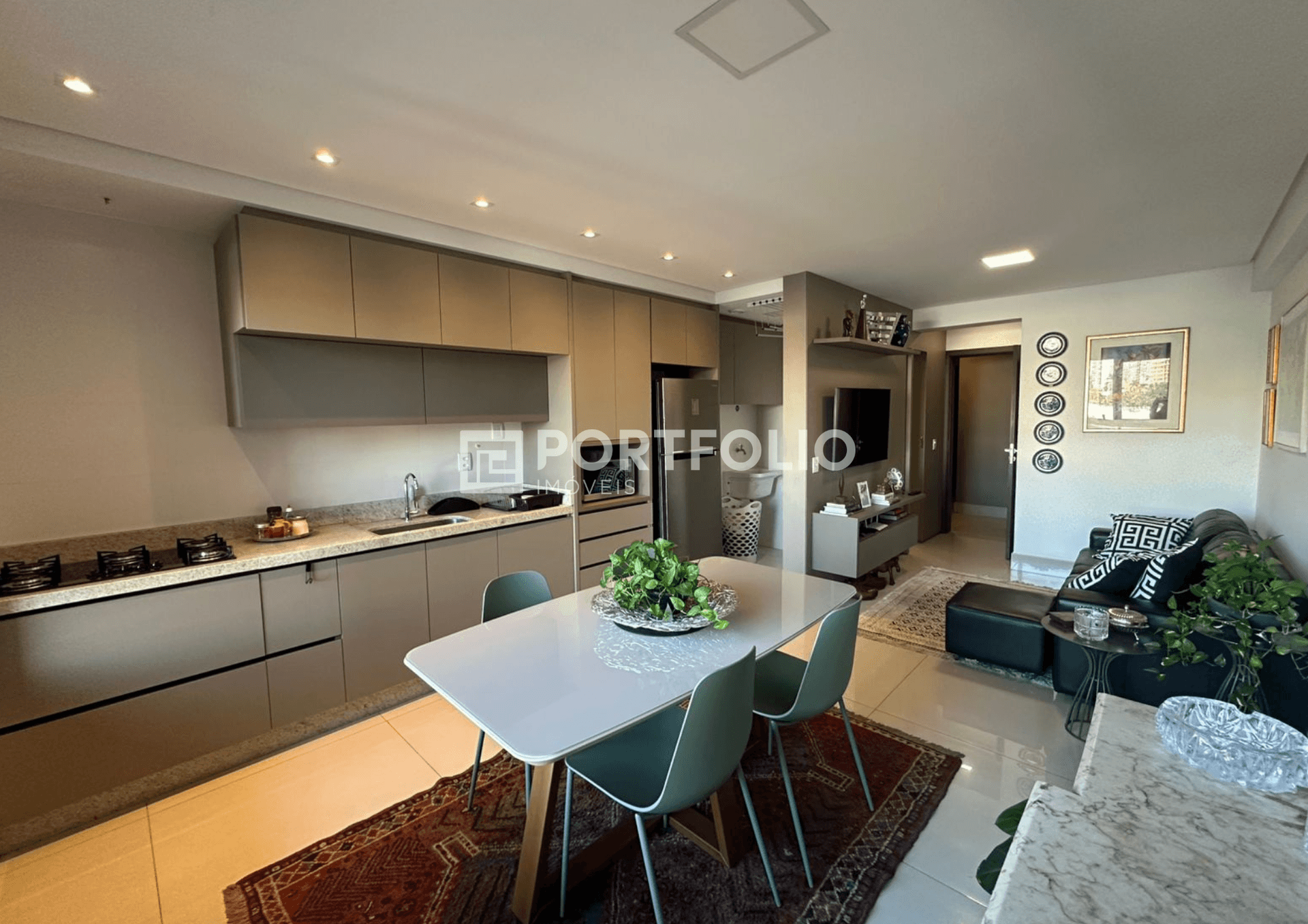 Apartamento mobiliado para locação no Spot Marista, Setor Marista, Goiânia.