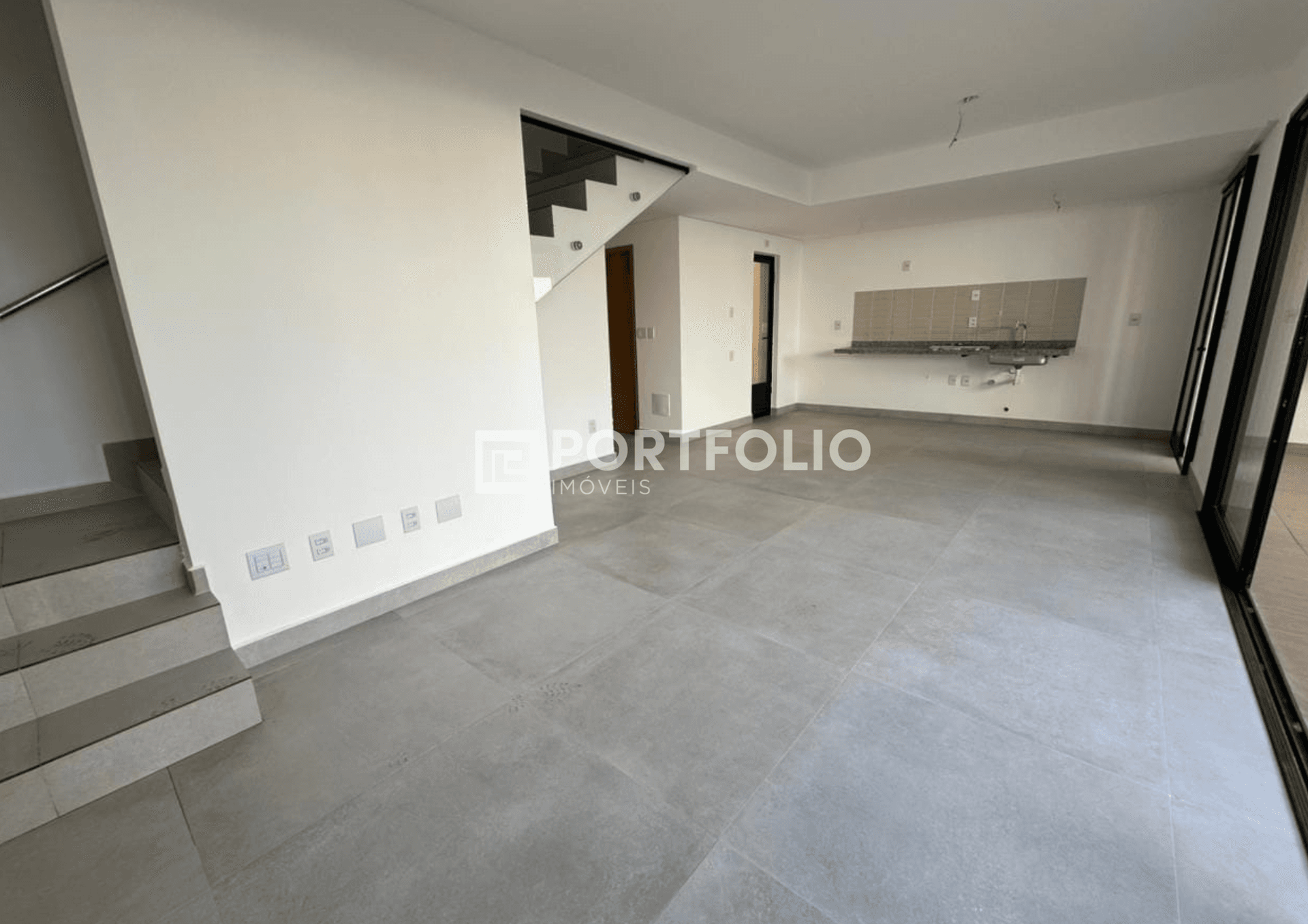 Sobrado com 4 dormitórios à venda, 181 m² por R$ 1.223.000,00 - Conjunto Residencial Storil - Aparecida de Goiânia/GO