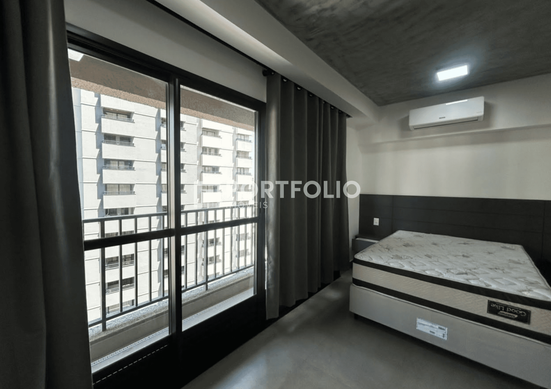 Flat com 1 quarto mobiliado e com ar condicionado no Setor Oeste, Goiânia, GO
