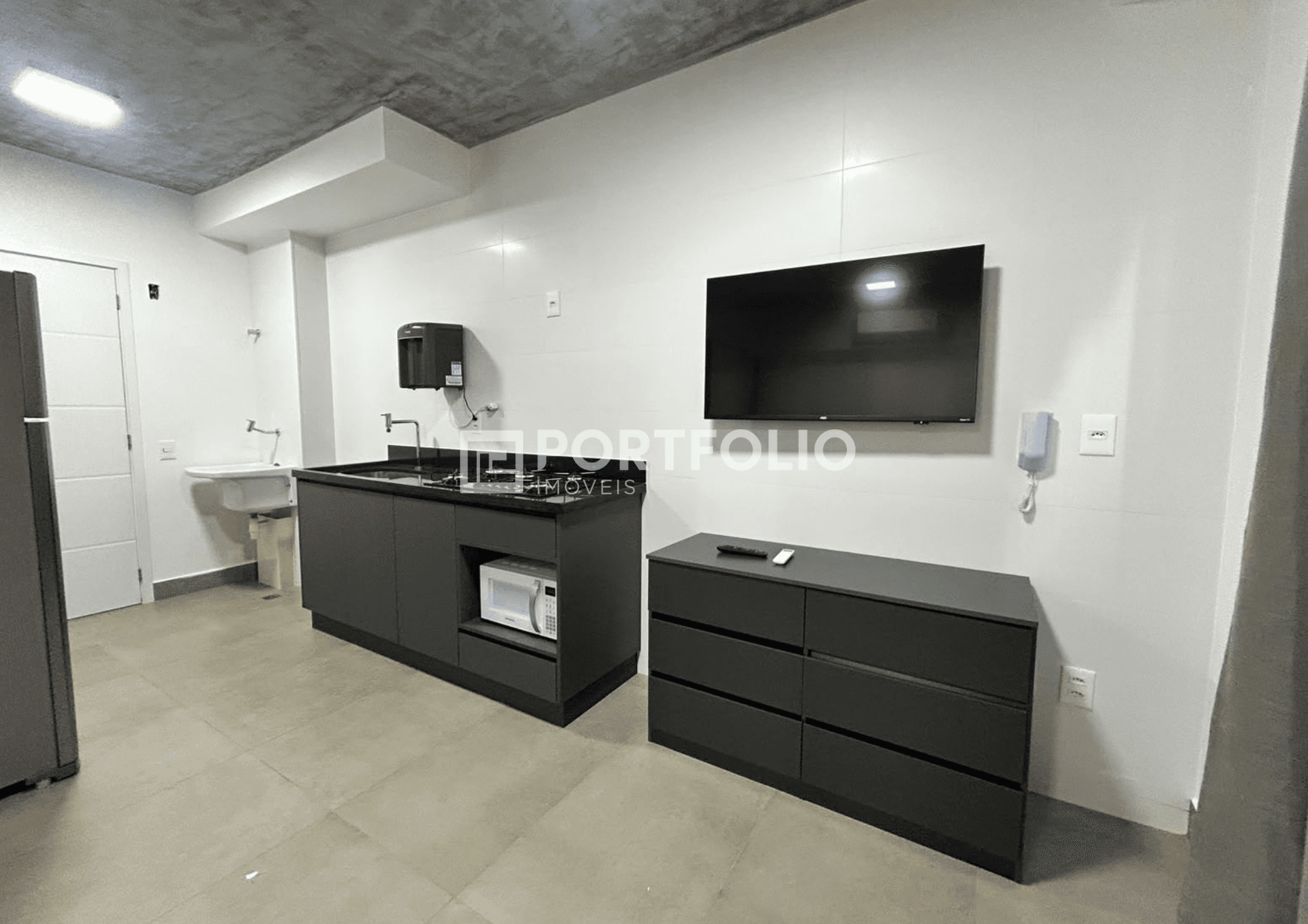 Flat com 1 quarto mobiliado e com ar condicionado no Setor Oeste, Goiânia, GO