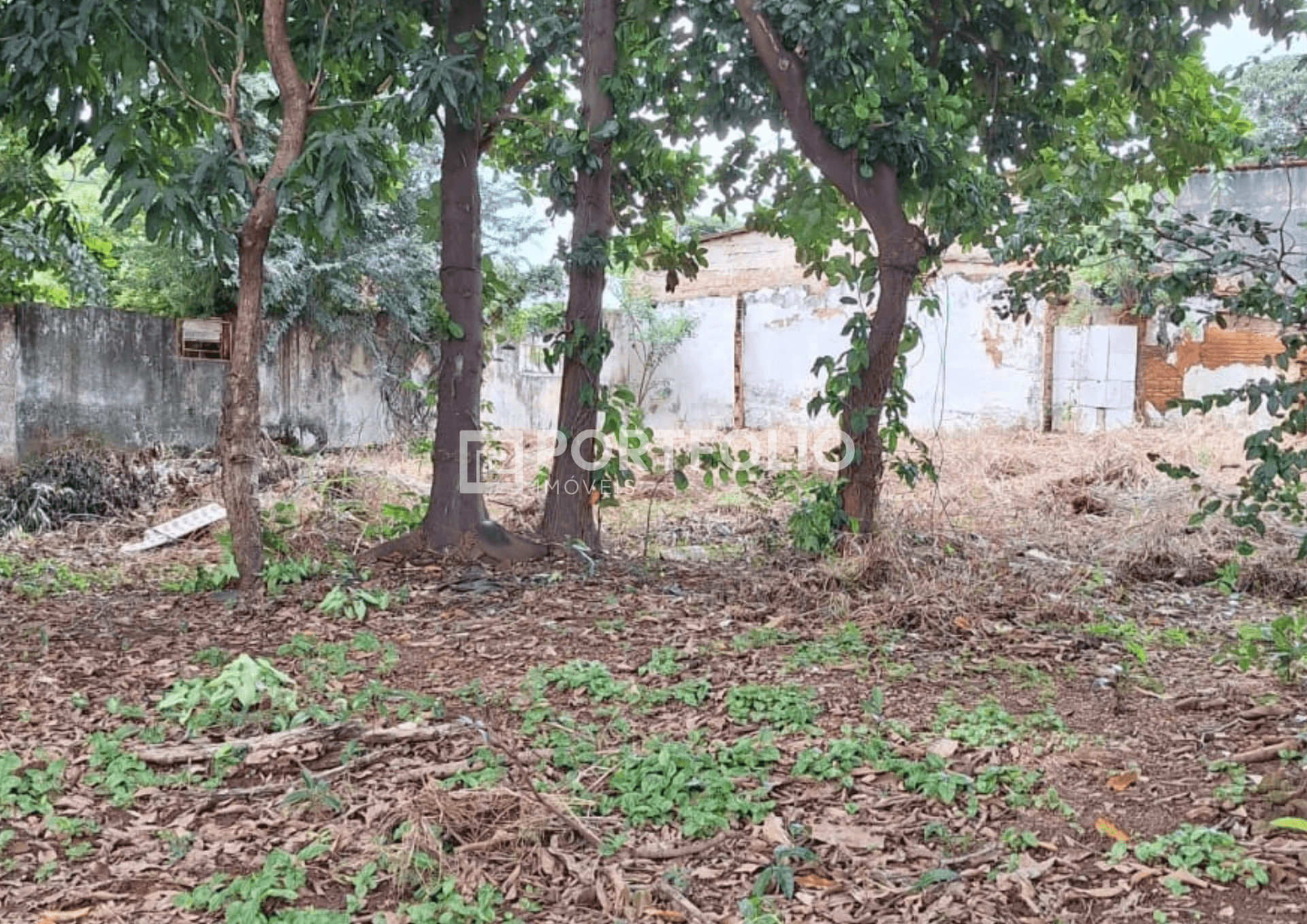 Lote à venda com 779 m² no Setor Leste Universitário, Goiânia, GO