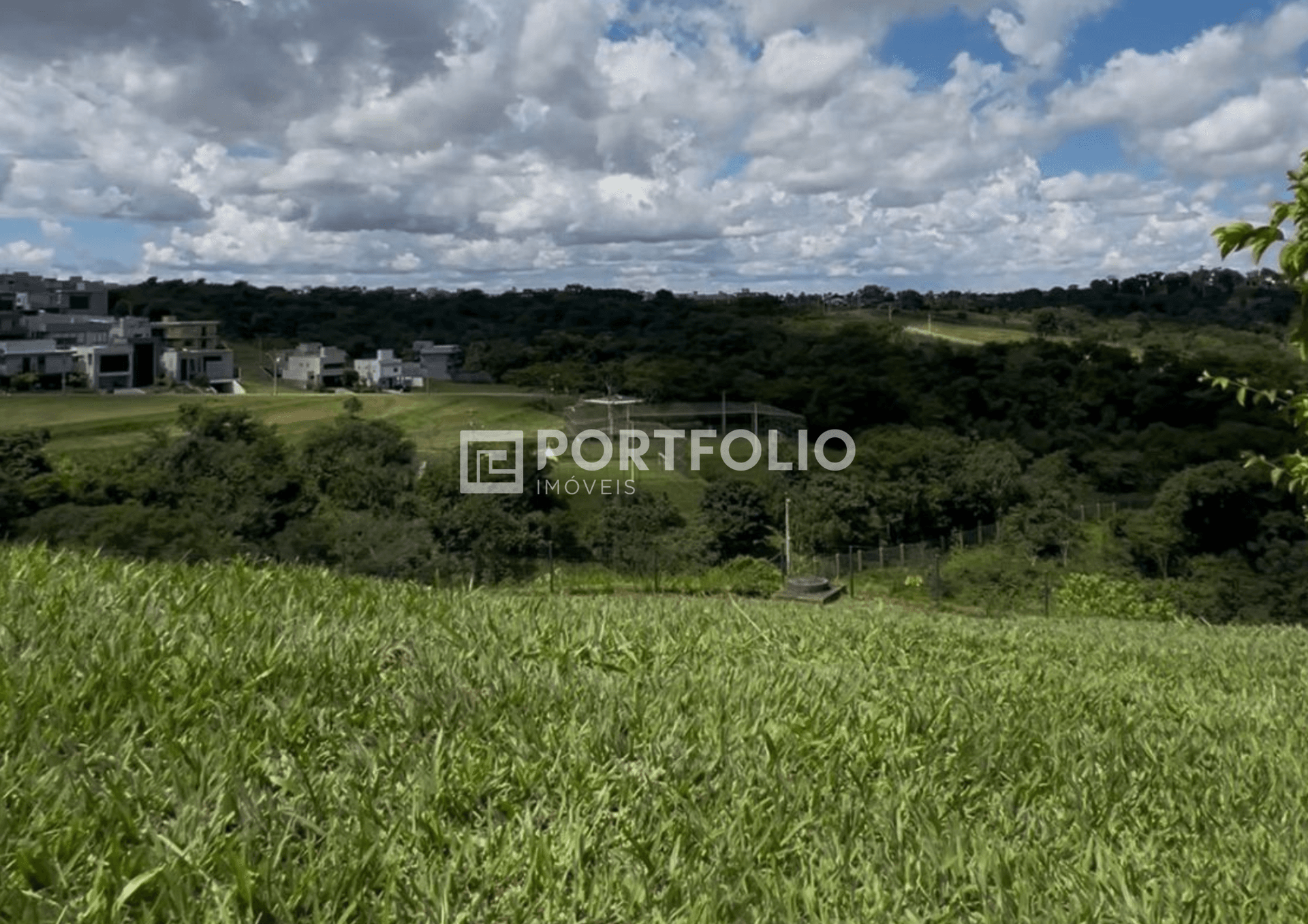 Lote a venda possui 428 m² em Jardins Nápoles - Senador Canedo - GO