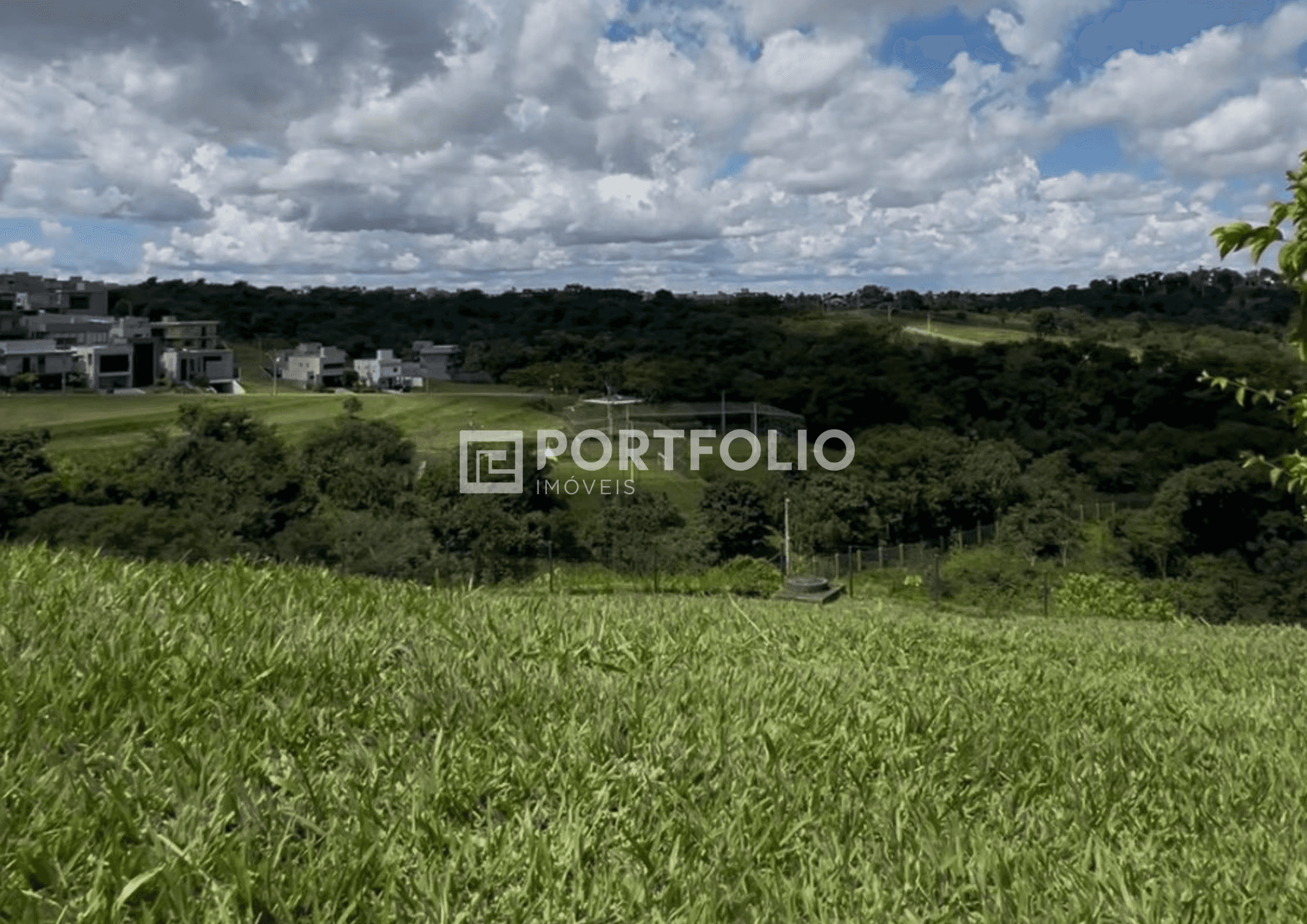 Lote a venda possui 428 m² em Jardins Nápoles - Senador Canedo - GO
