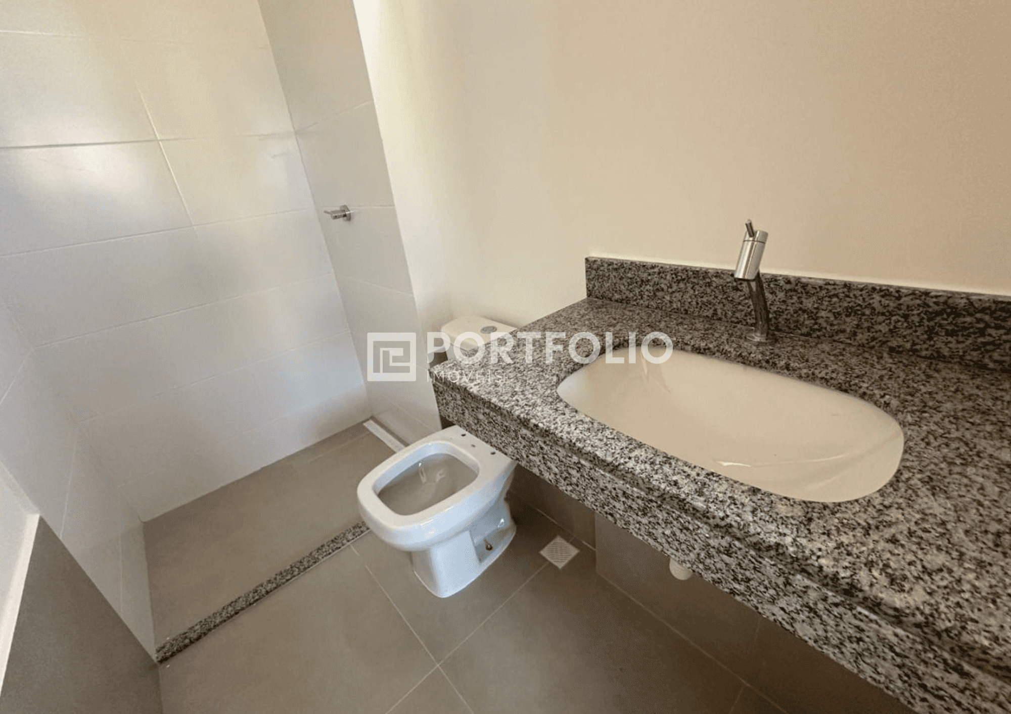 Sobrado com 4 dormitórios à venda, 181 m² por R$ 1.122.000,00 - Conjunto Residencial Storil - Aparecida de Goiânia/GO