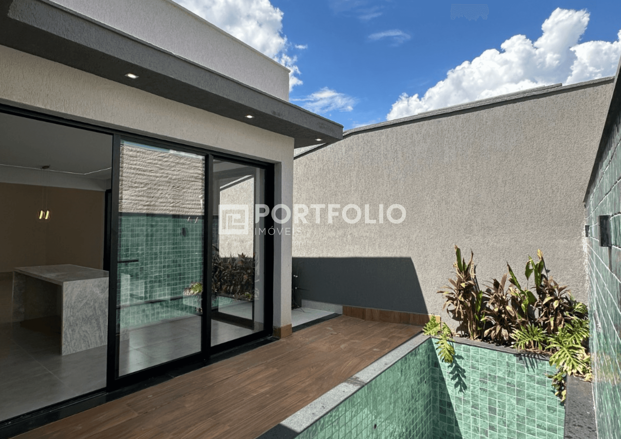Imóvel para venda tem 161 metros quadrados com 3 quartos em Jardins Porto - Senador Canedo - GO