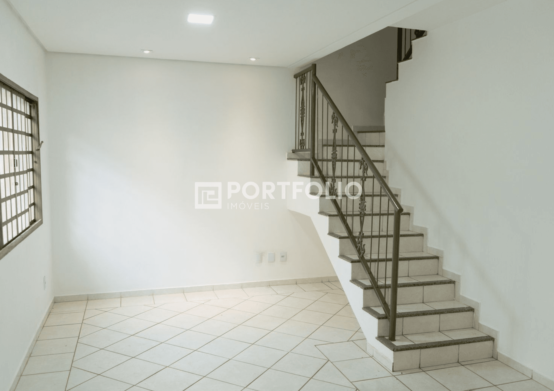 Sobrado a venda possui 114 m² com 3 quartos em Parque Amazônia - Goiânia - GO5