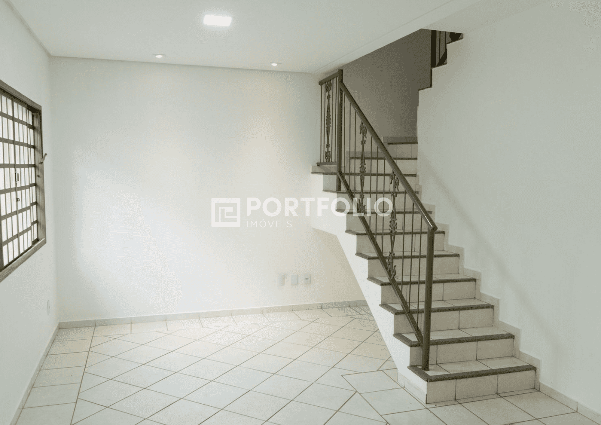 Sobrado a venda possui 114 m² com 3 quartos em Parque Amazônia - Goiânia - GO5