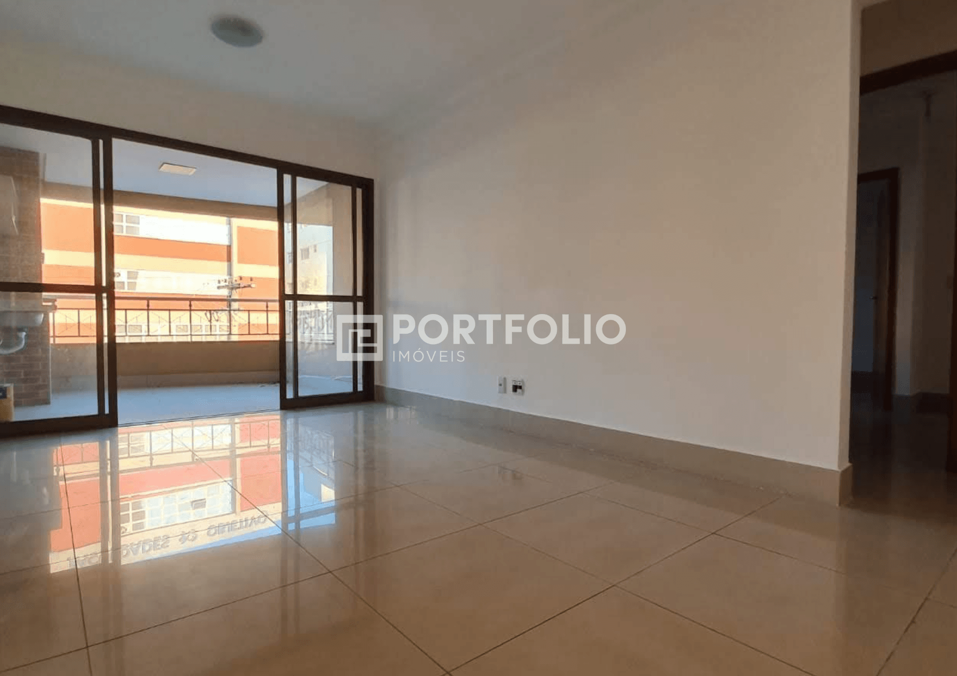 Apartamento locação com 3 quartos sendo 1 suíte no Setor Bueno, Goiânia
