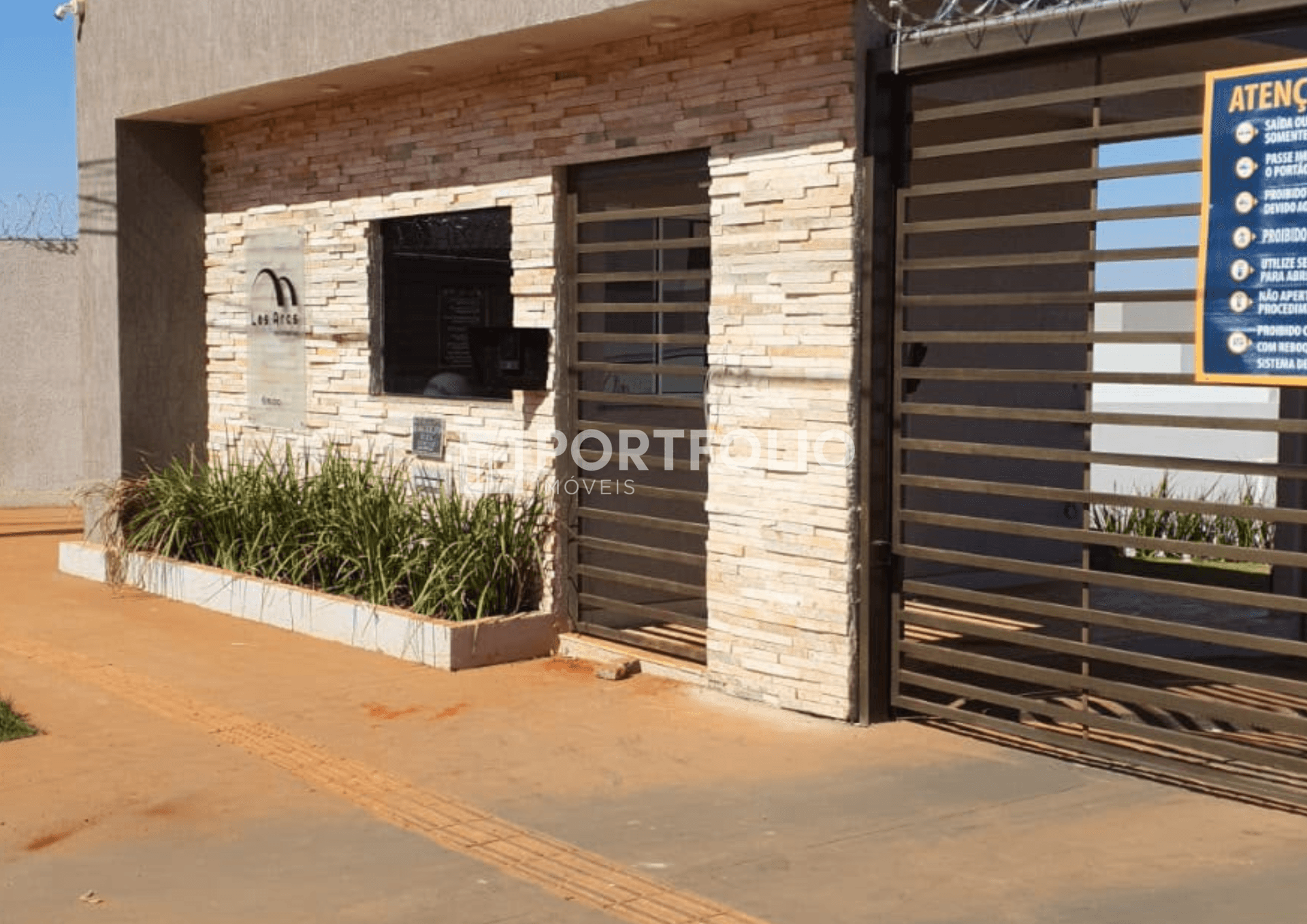 Casa à venda com 3 quartos 90m² Les Arcs Residencial, Senador Canedo.