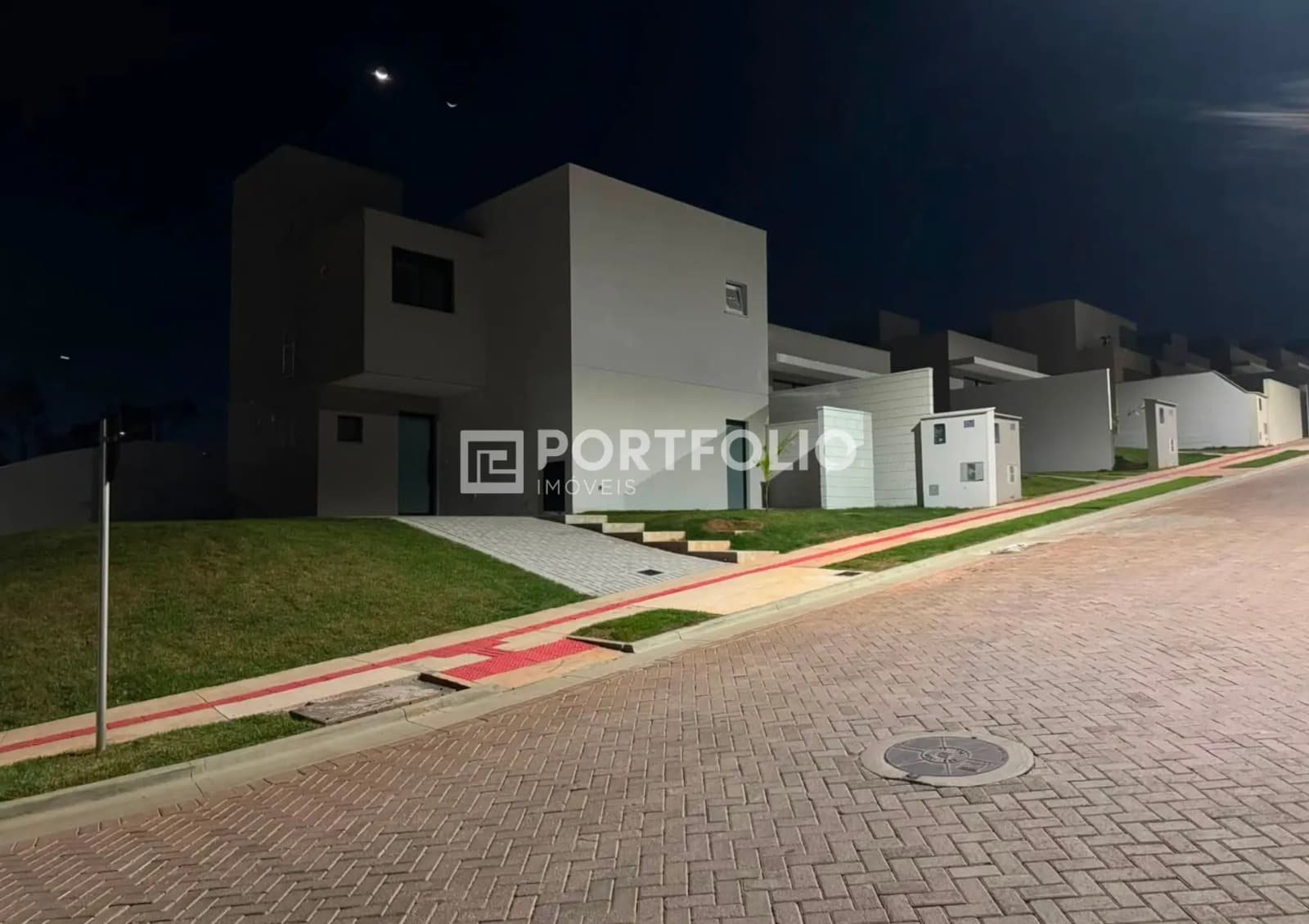 Sobrado à venda com 2 suítes no Jardins Cannes, Aparecida de Goiânia, GO