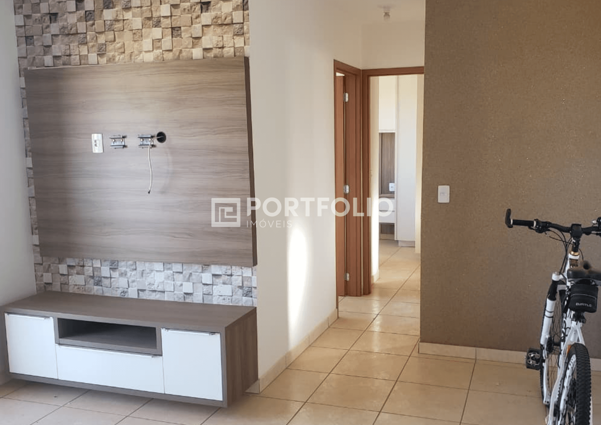 Apartamento à venda com 2 quartos/ 1 suíte no Conj. Cruzeiro do Sul, Aparecida de Coiânia, GO