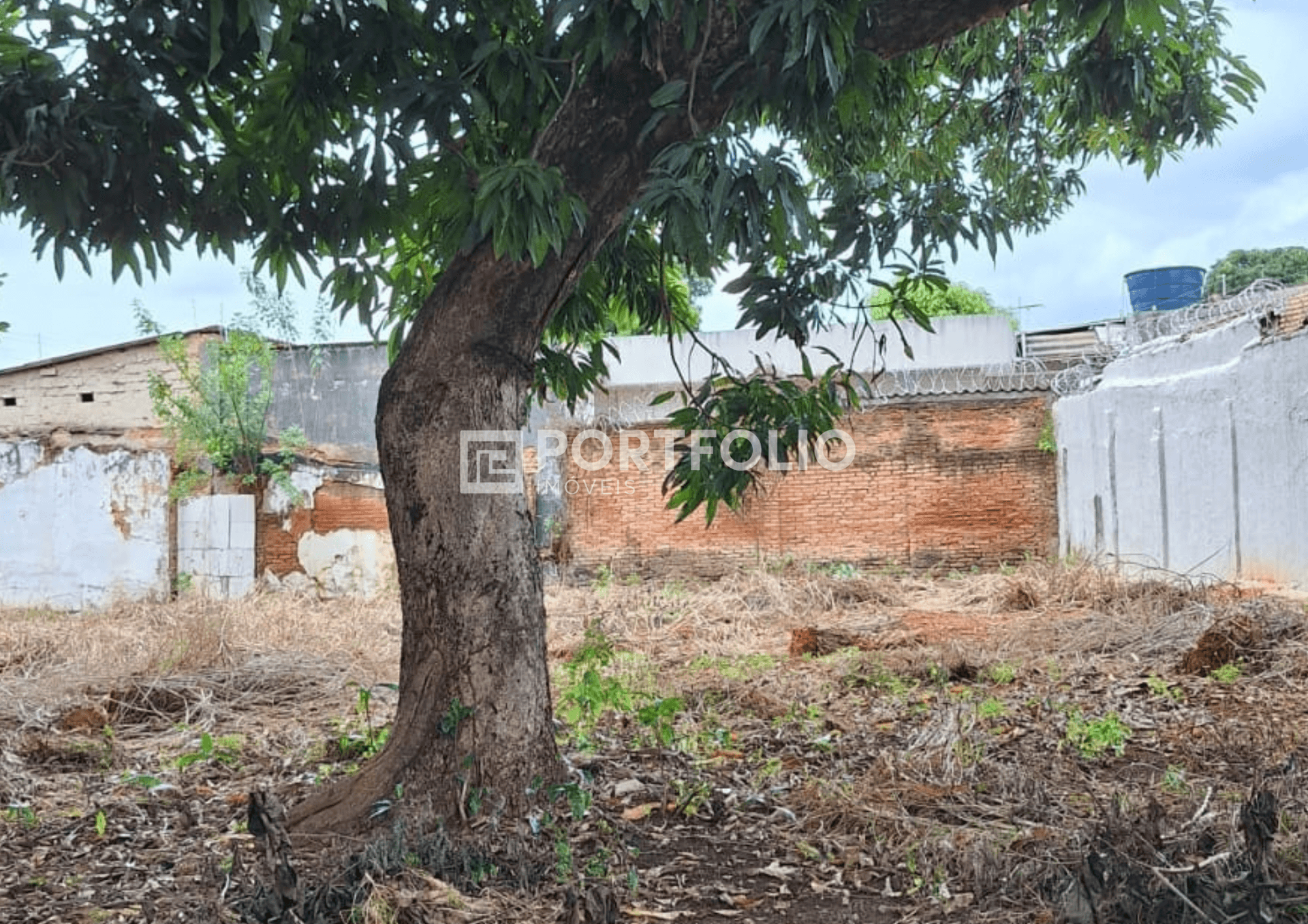 Lote à venda com 779 m² no Setor Leste Universitário, Goiânia, GO