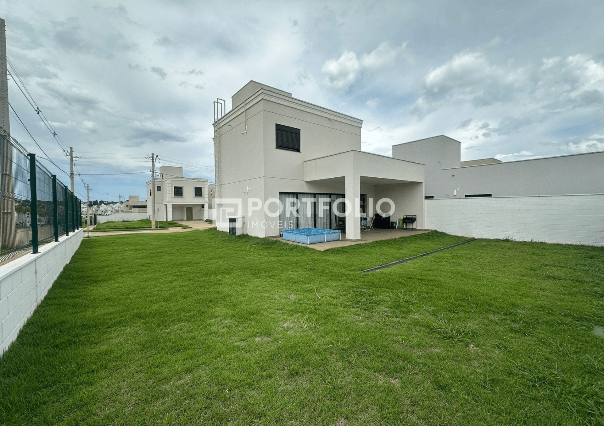 Sobrado à venda 3 quartos no Residencial Jardins Lyon, Aparecida de Goiânia