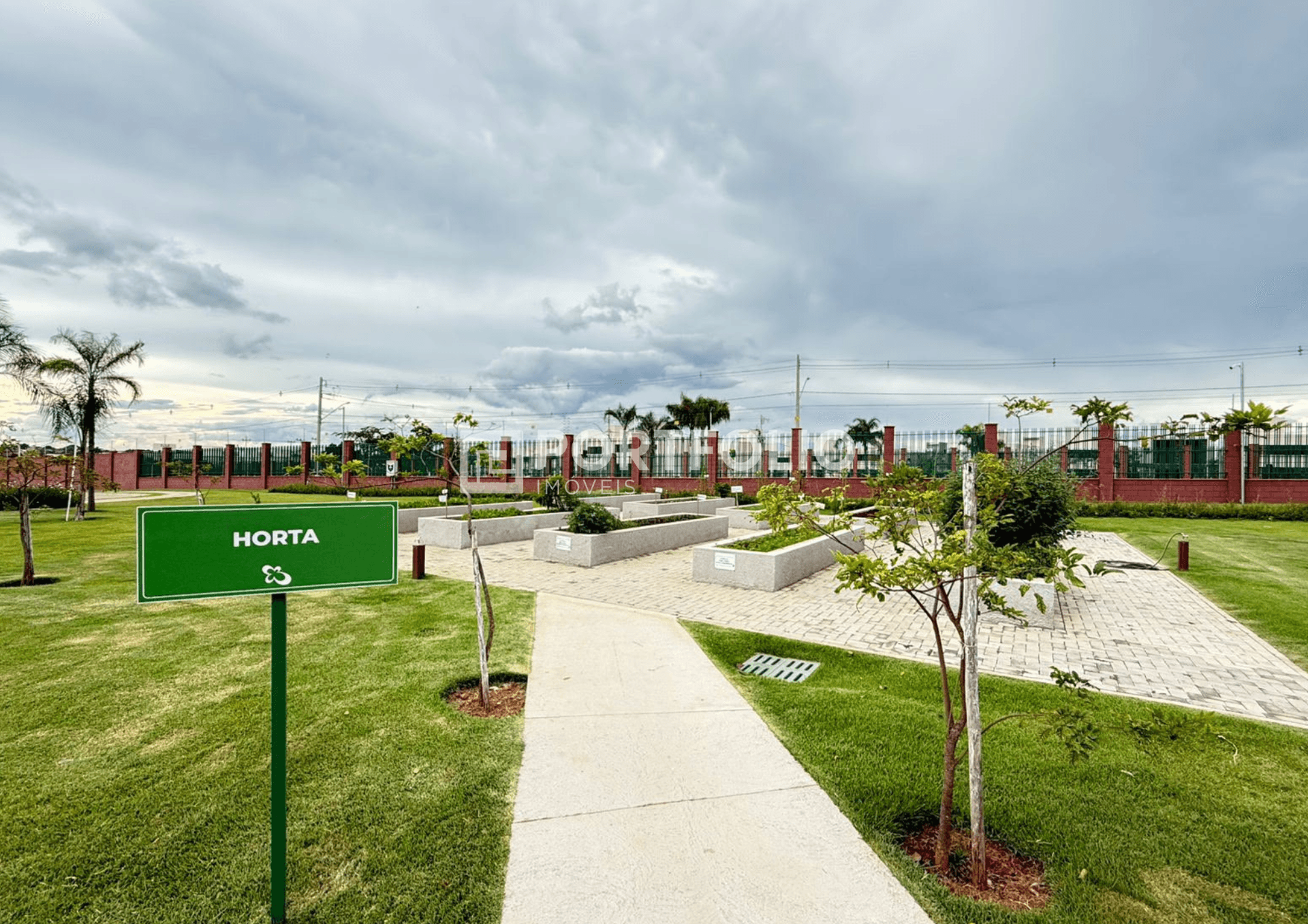 Sobrado à venda 4 quartos 200m² Jardins Lyon, Aparecida de Goiânia.